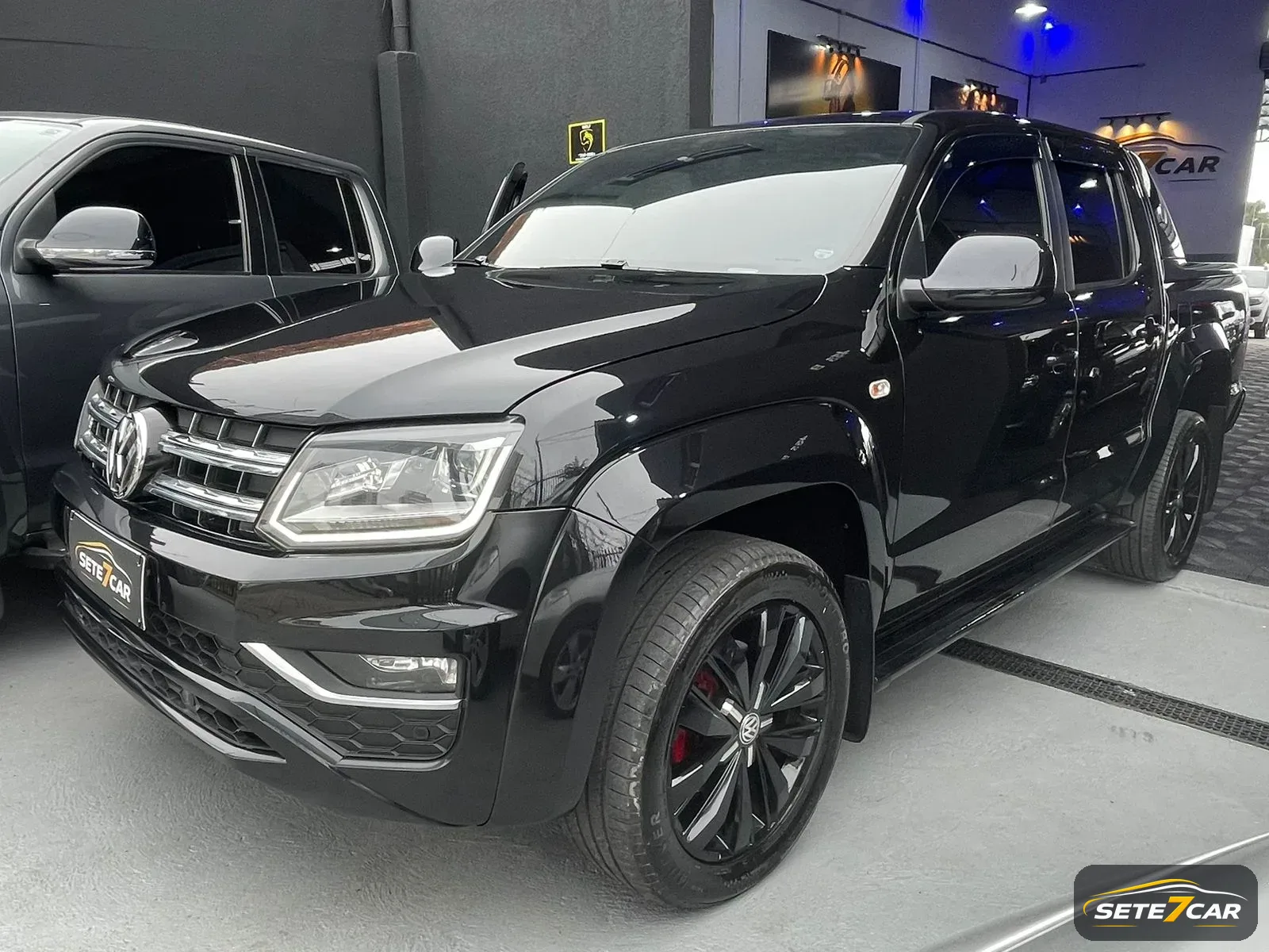 Volkswagen Amarok XTREME V6 2020 preto — foto