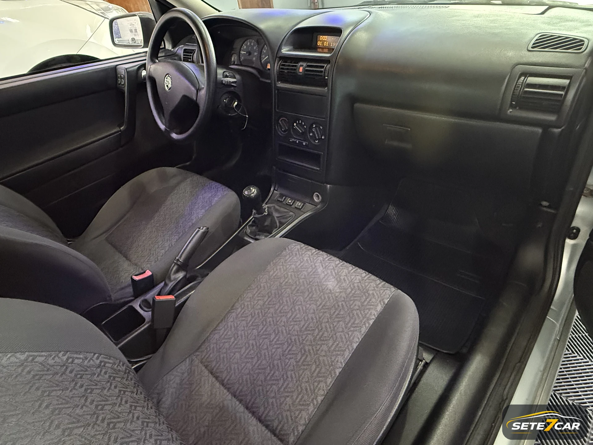 Chevrolet ASTRA Advantage 2007 prata — foto