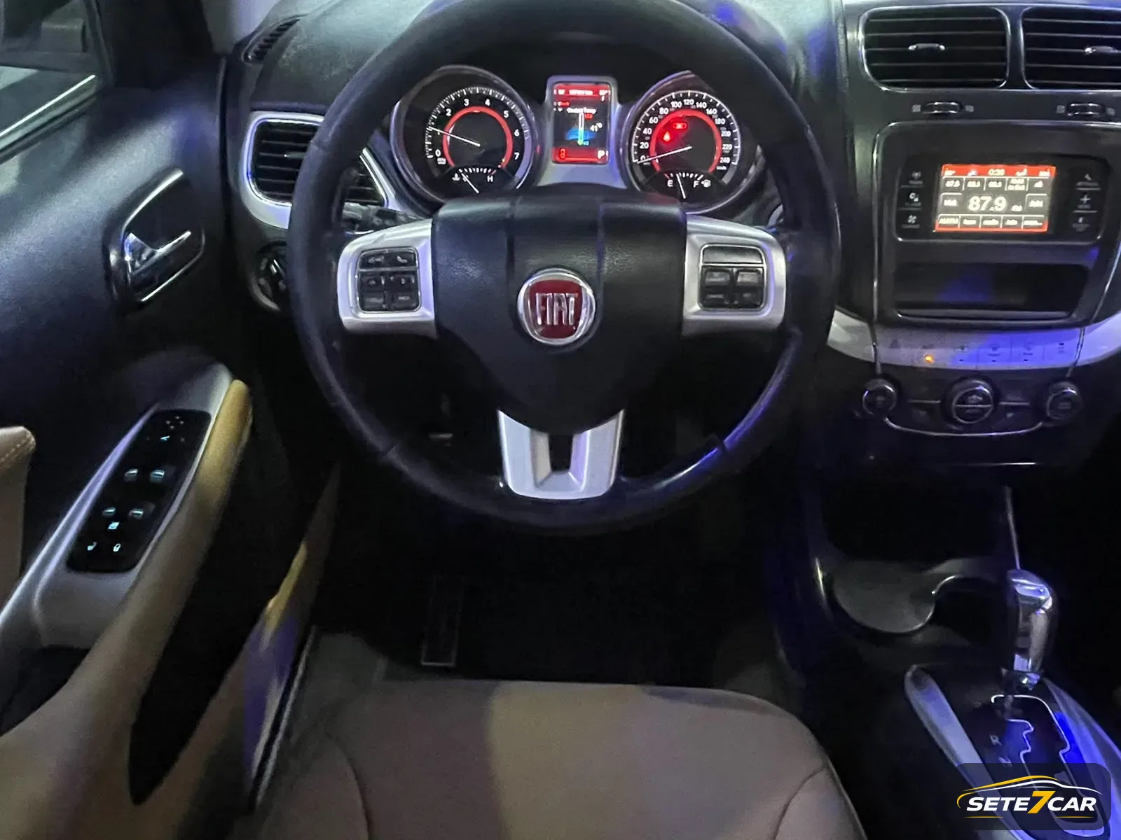 Fiat FREEMONT 7 LUGARES 2012 branco — foto