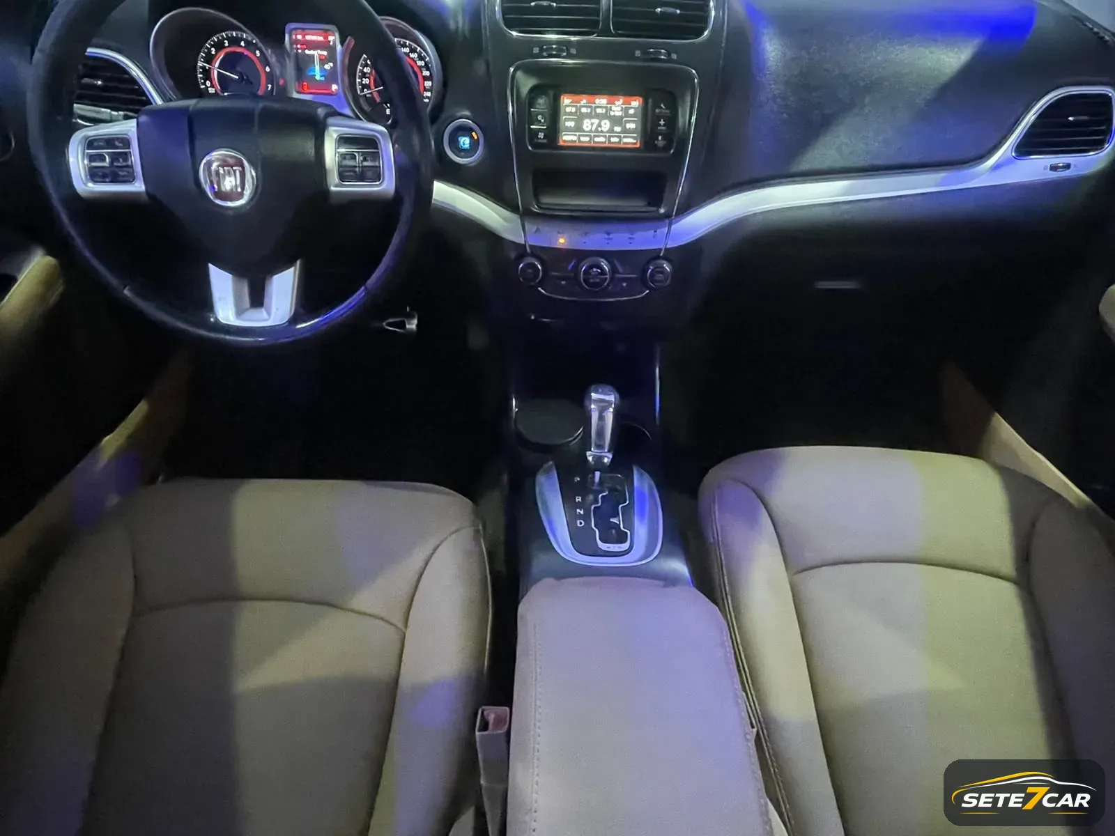 Fiat FREEMONT 7 LUGARES 2012 branco — foto