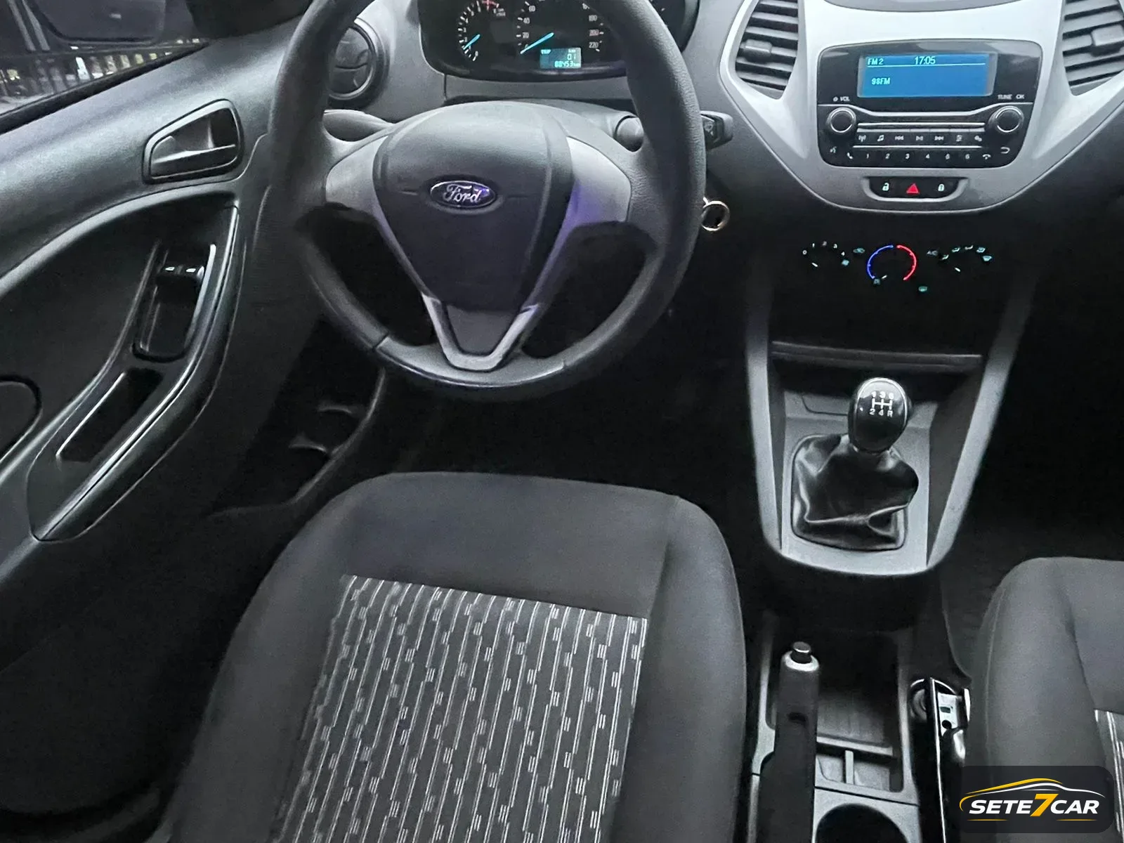 Ford KA SE 2020 cinza — foto