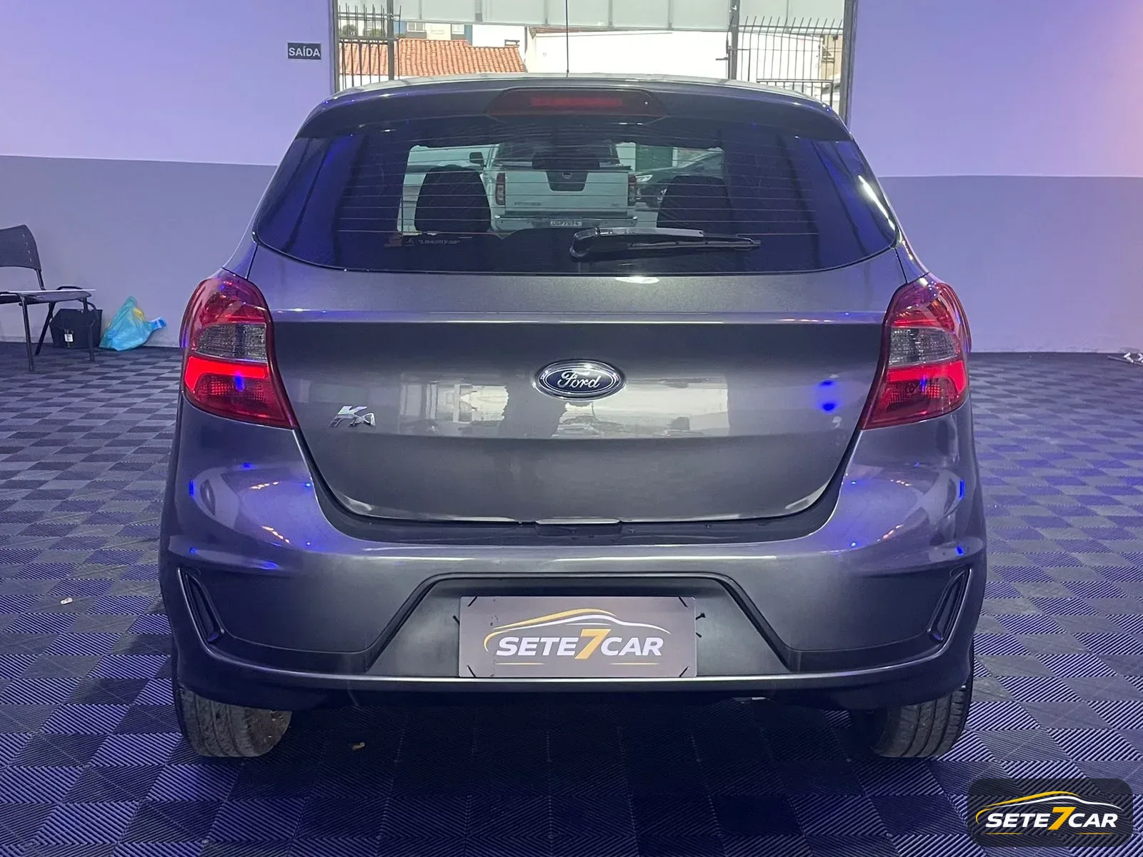 Ford KA SE 2020 cinza — foto
