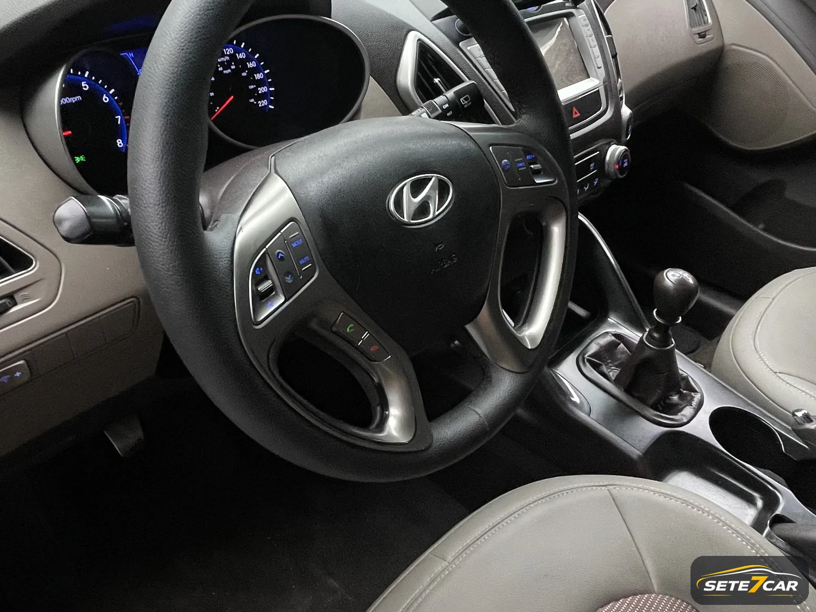 Hyundai IX35 6 Marchas 2013 branco — foto