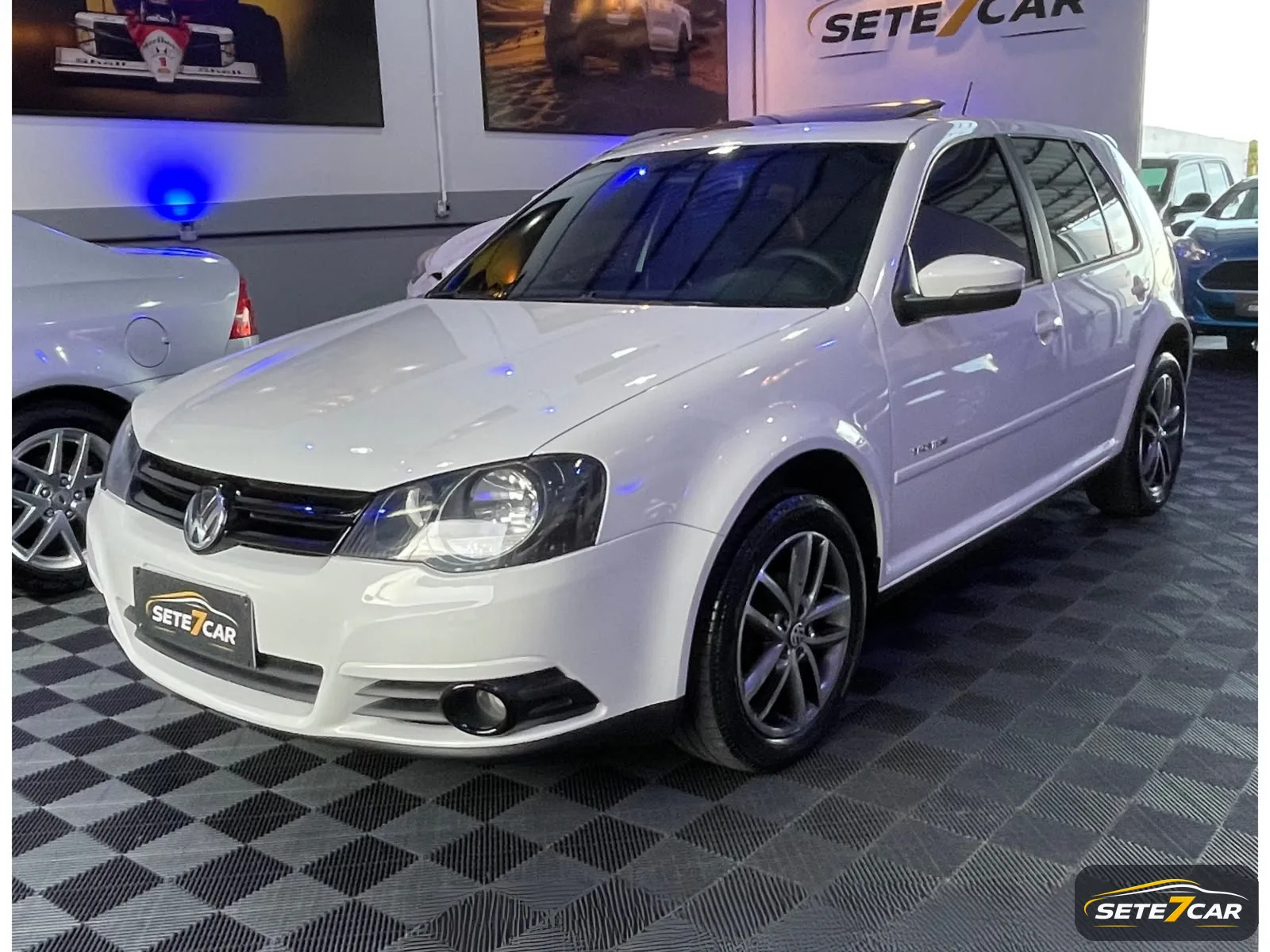 Volkswagen GOLF SPORTLINE 1.6  Teto Solar 2013 branco — foto