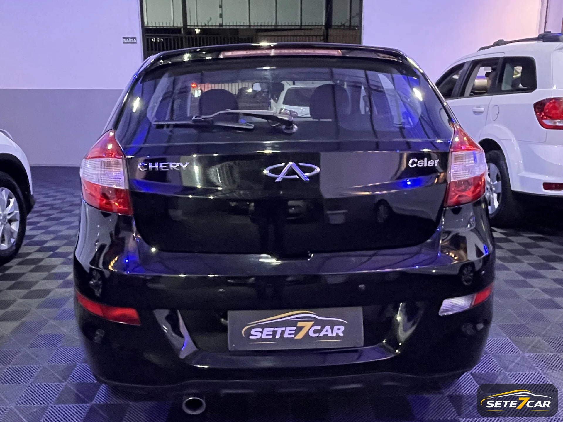 Chery CELER 16V 2013 preto — foto