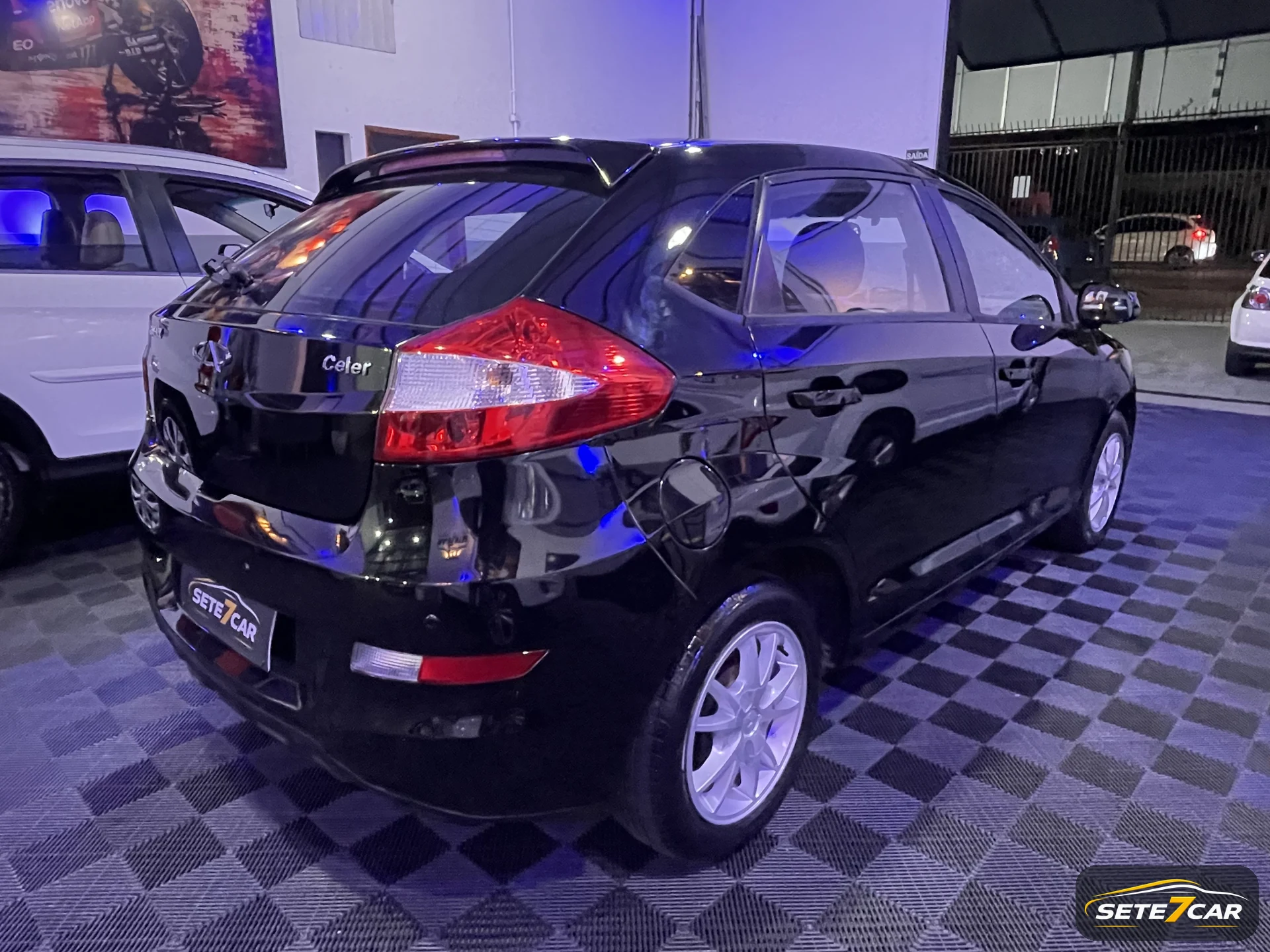 Chery CELER 16V 2013 preto — foto
