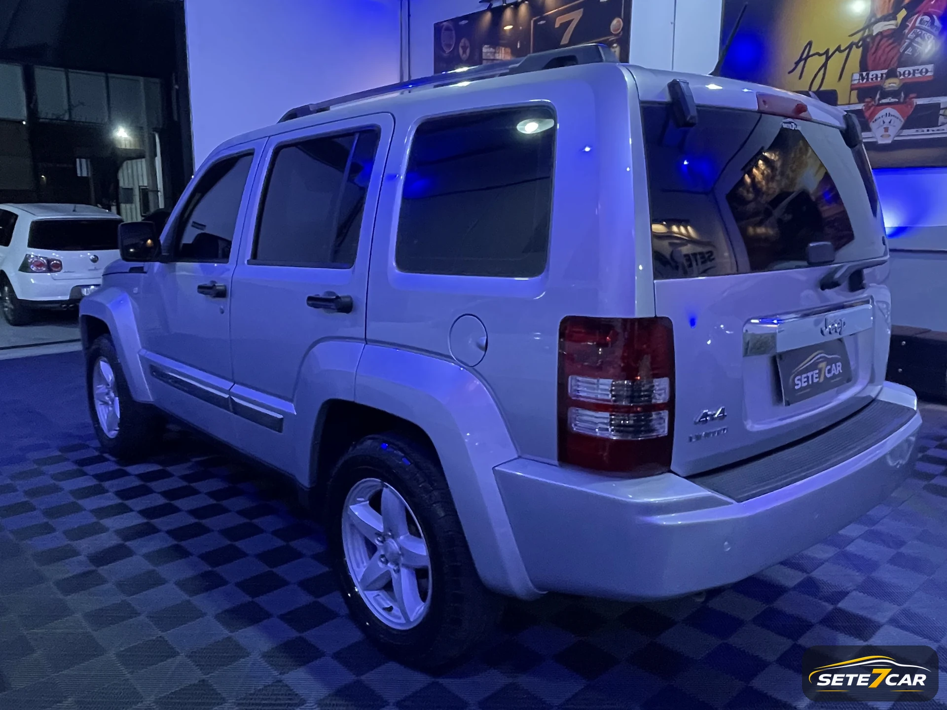 Jeep CHEROKEE V6 LIMITED 2012 prata — foto
