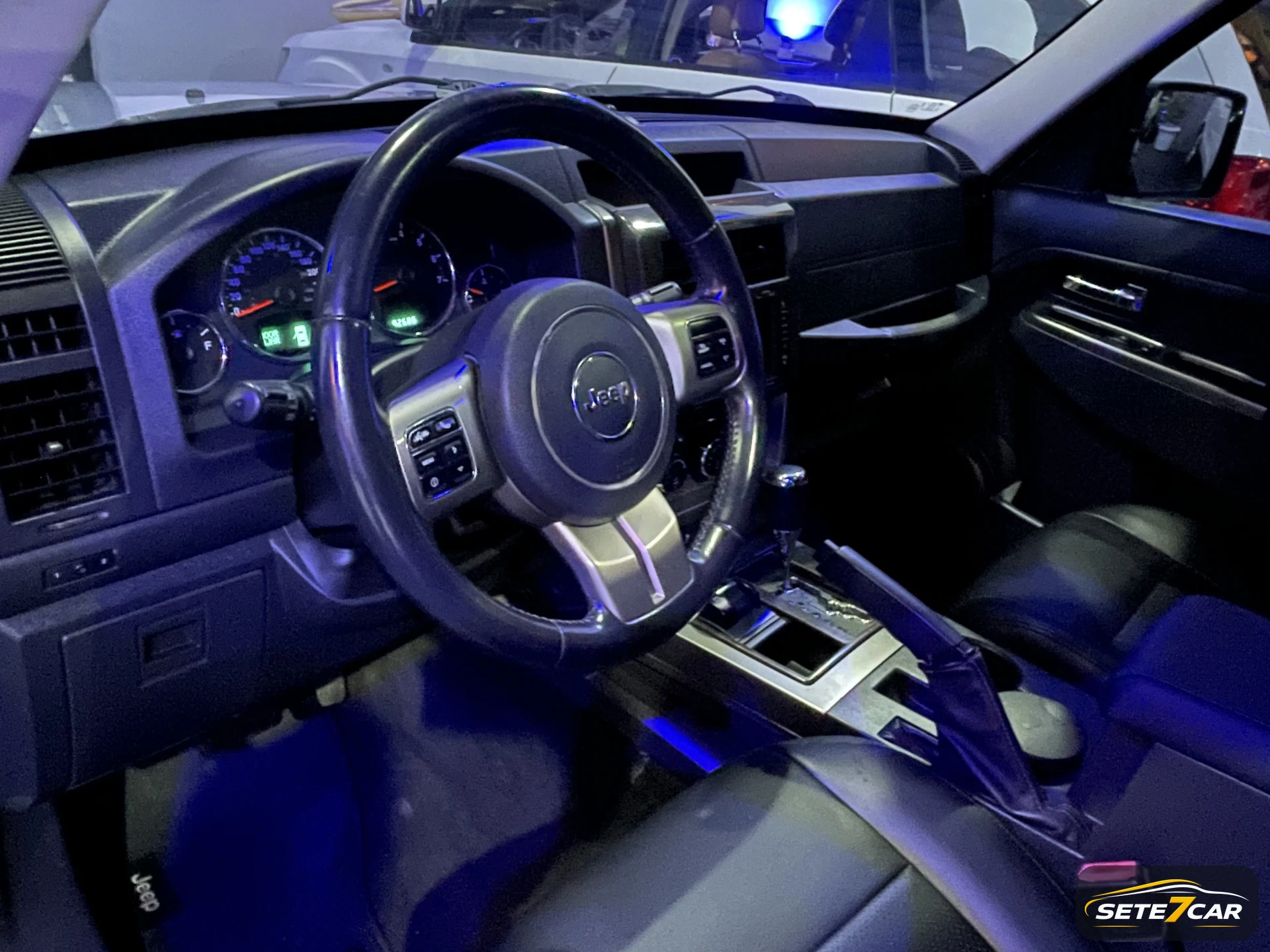 Jeep CHEROKEE V6 LIMITED 2012 prata — foto
