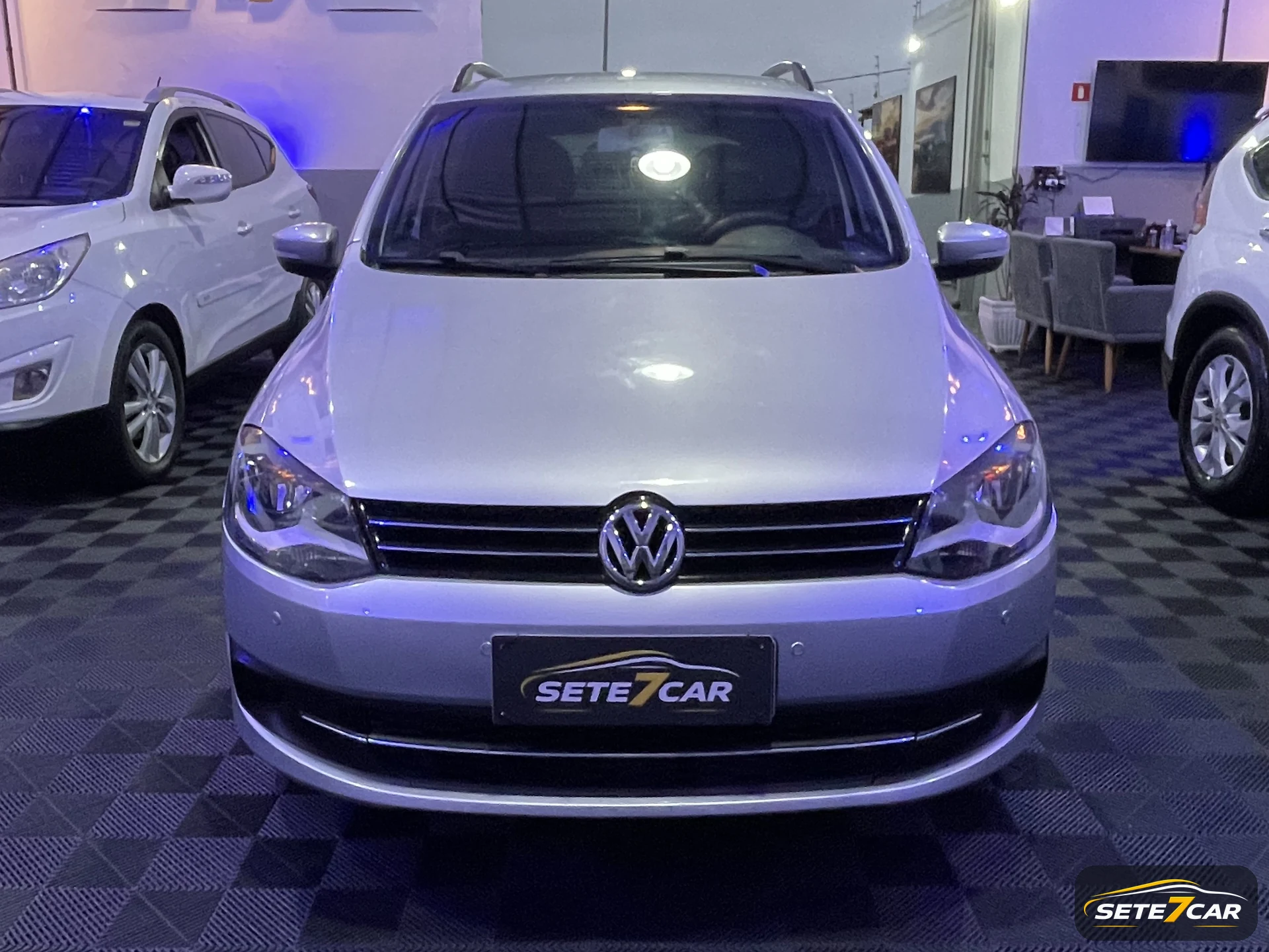 Volkswagen SPACEFOX 2014 — foto