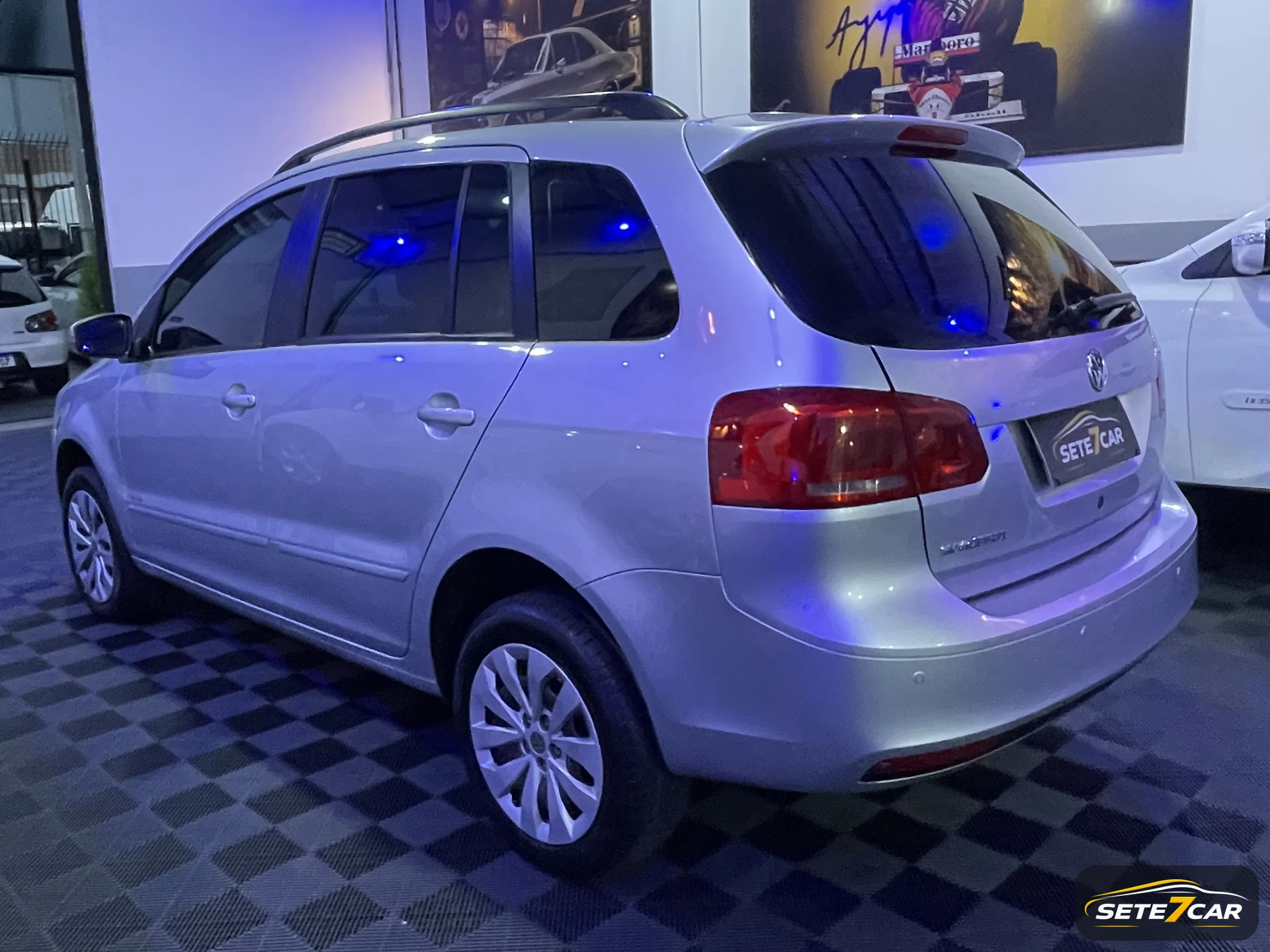 Volkswagen SPACEFOX 2014 — foto