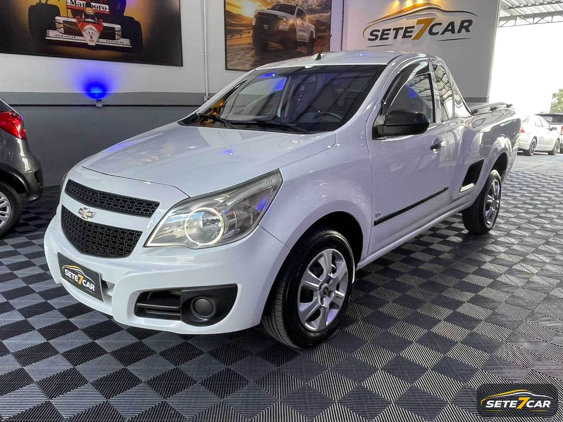 Chevrolet MONTANA LS 2012 prata — foto