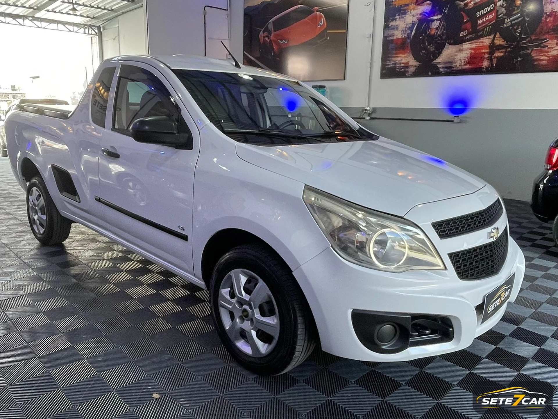 Chevrolet MONTANA LS 2012 prata — foto