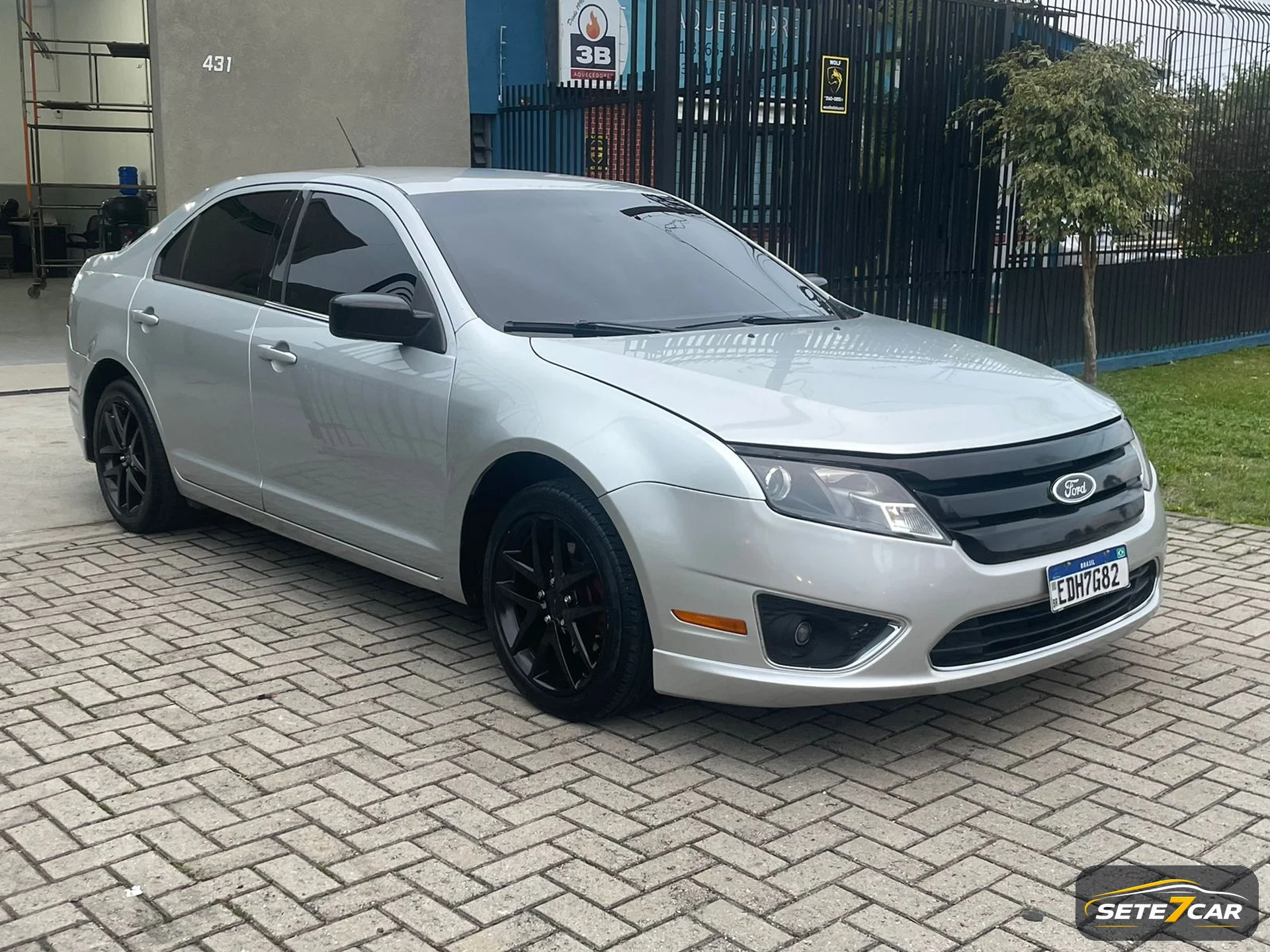 Ford FUSION 2010 prata — foto