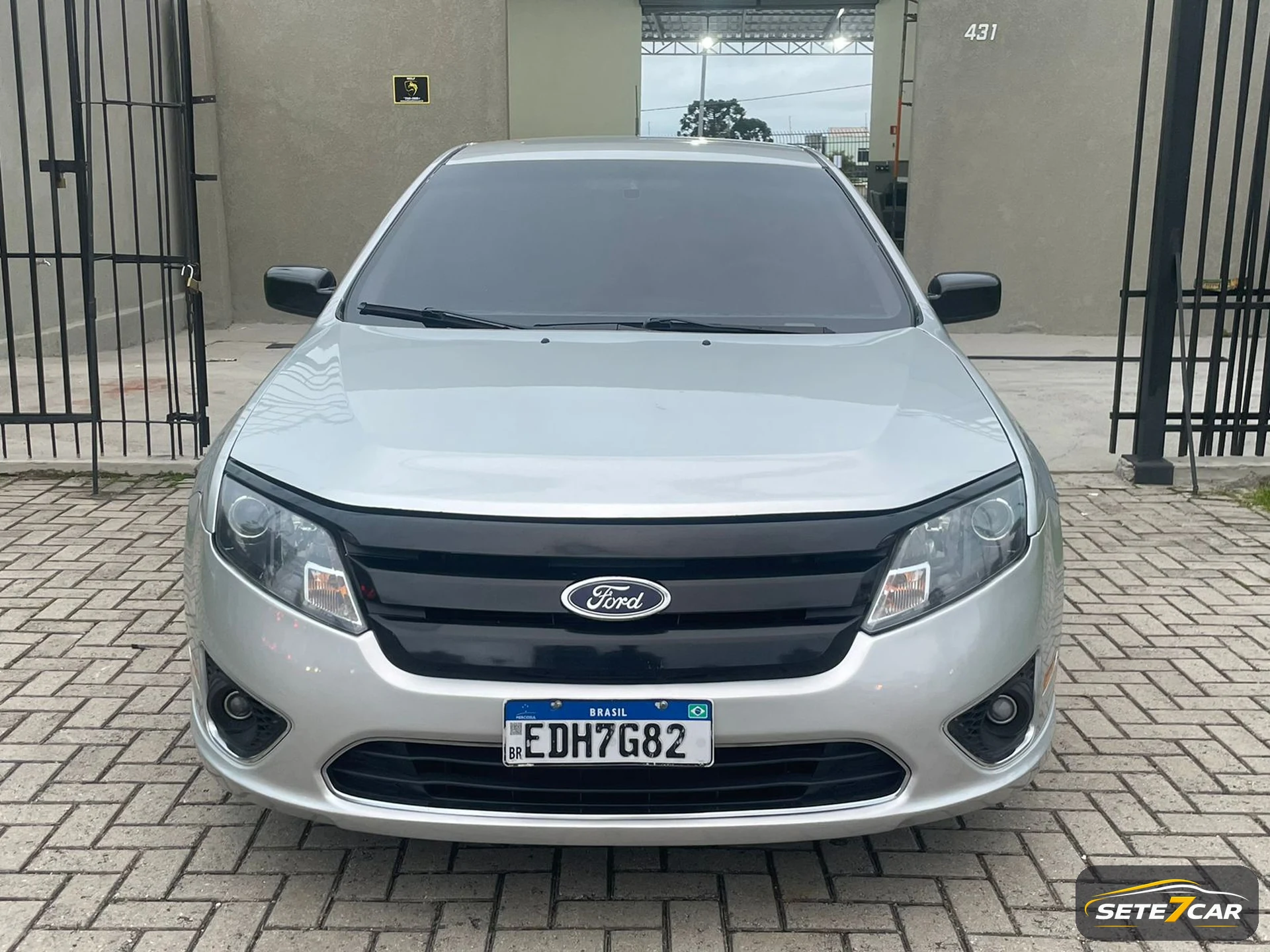 Ford FUSION 2010 prata — foto