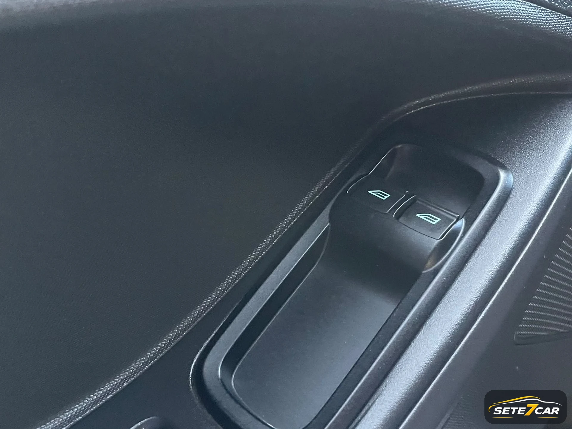 Ford KA 2018 branco — foto
