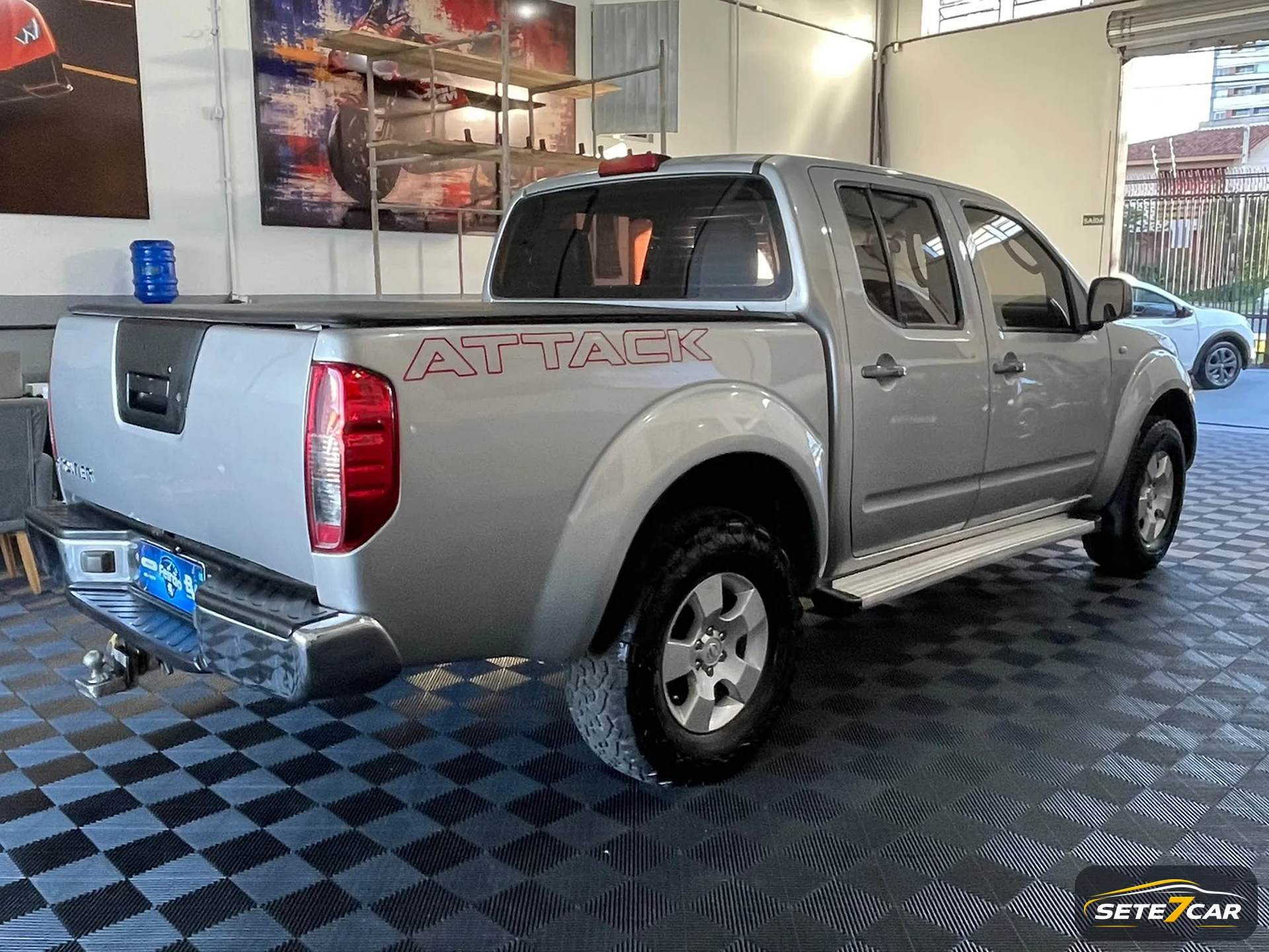 Nissan FRONTIER TURBO 2014 prata — foto