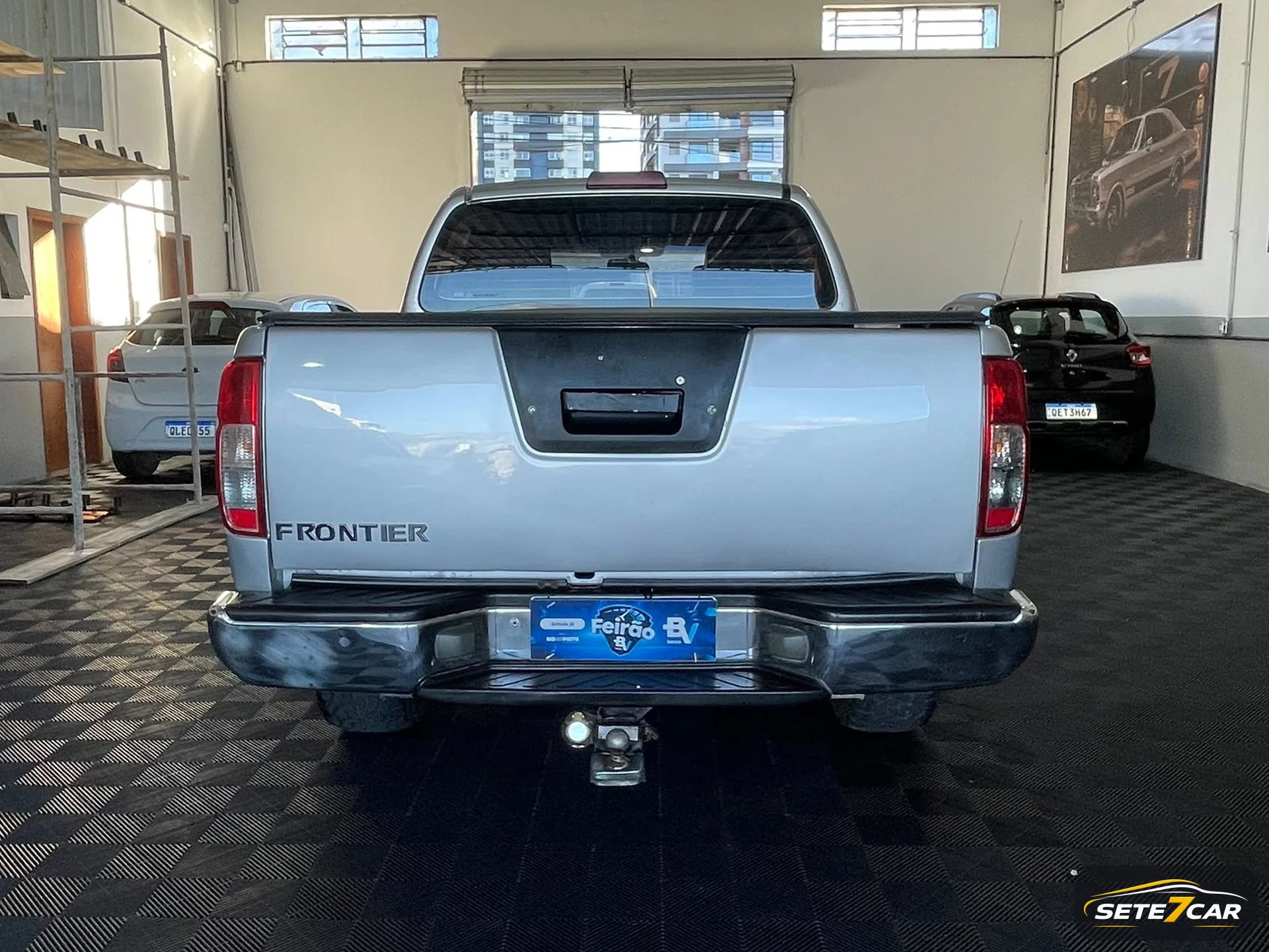 Nissan FRONTIER TURBO 2014 prata — foto