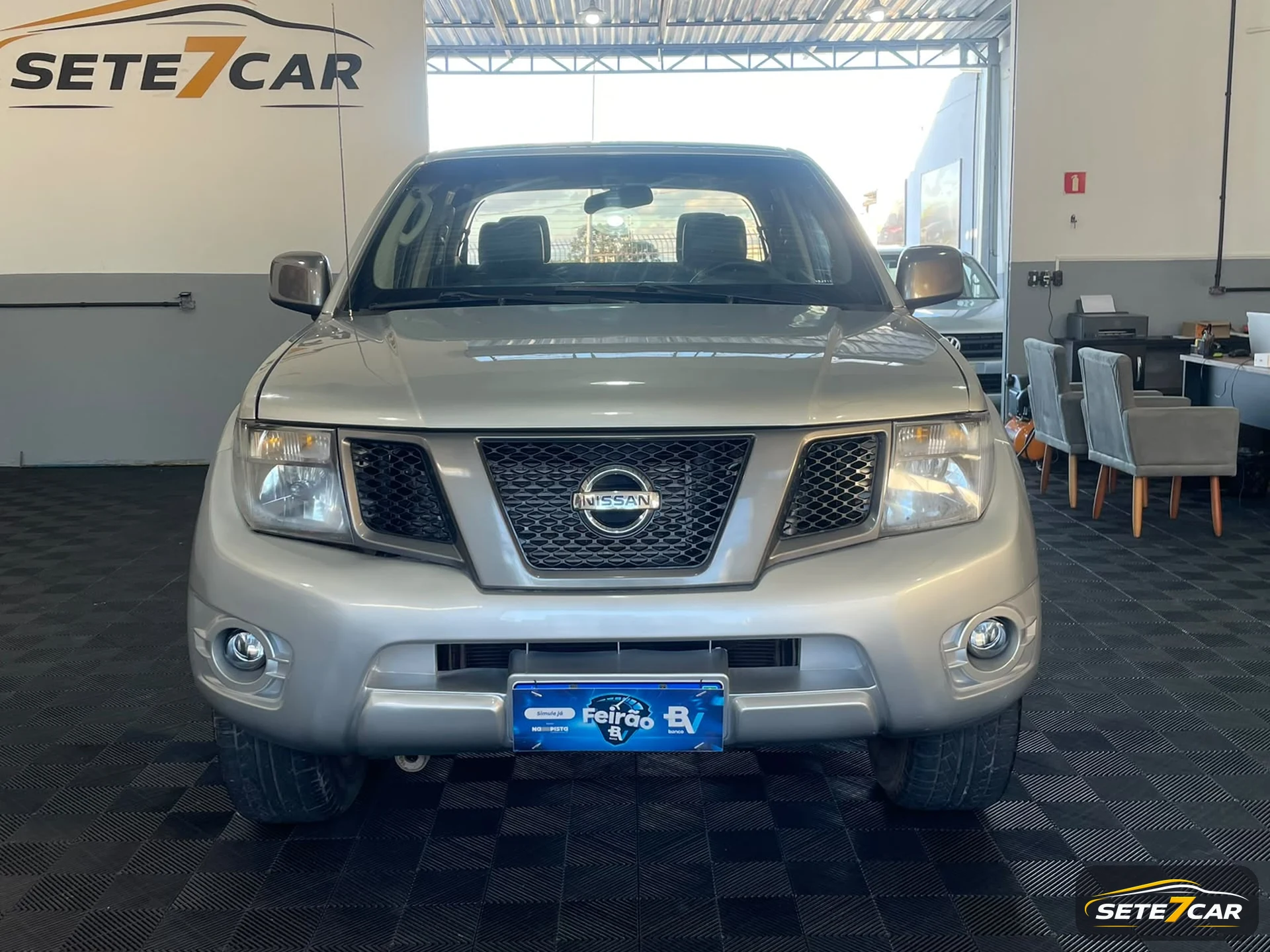 Nissan FRONTIER TURBO 2014 prata — foto