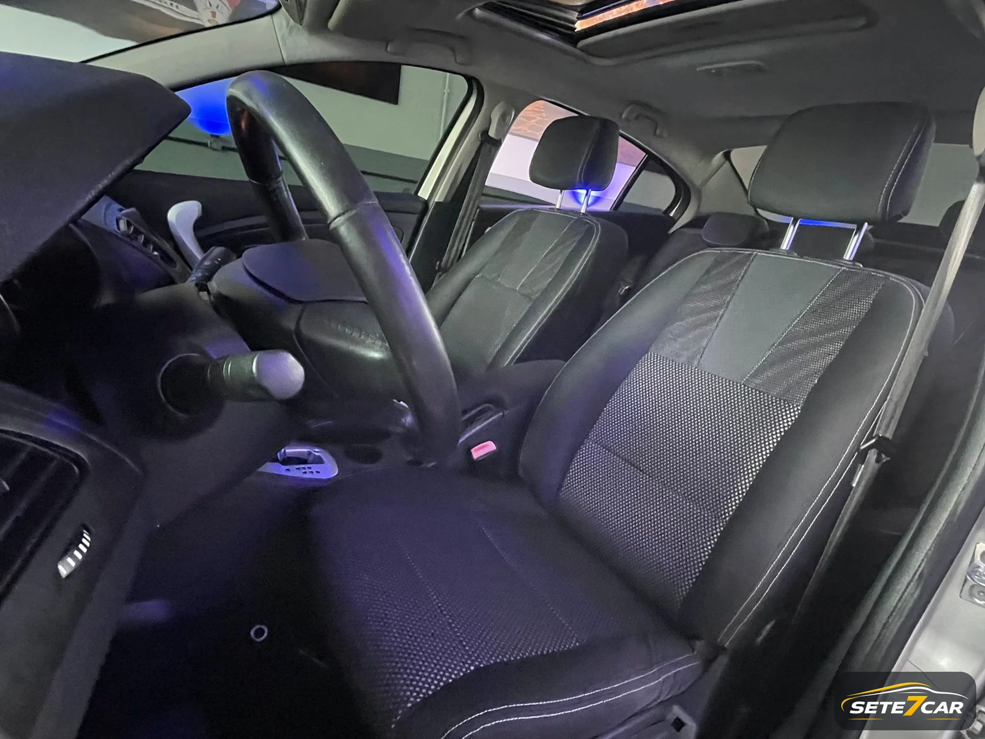 Renault FLUENCE DYNAMIQUE 2013 prata — foto