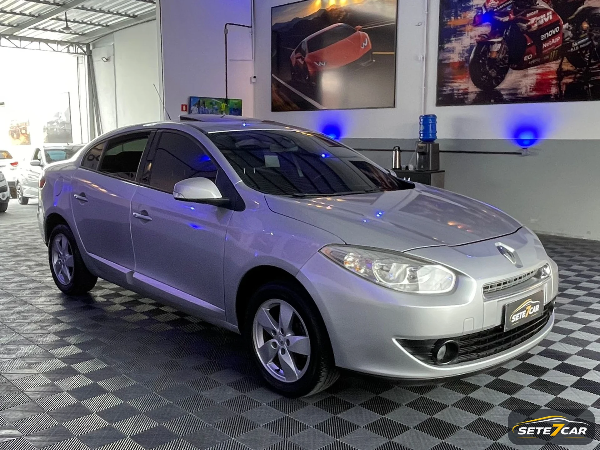 Renault FLUENCE DYNAMIQUE 2013 prata — foto