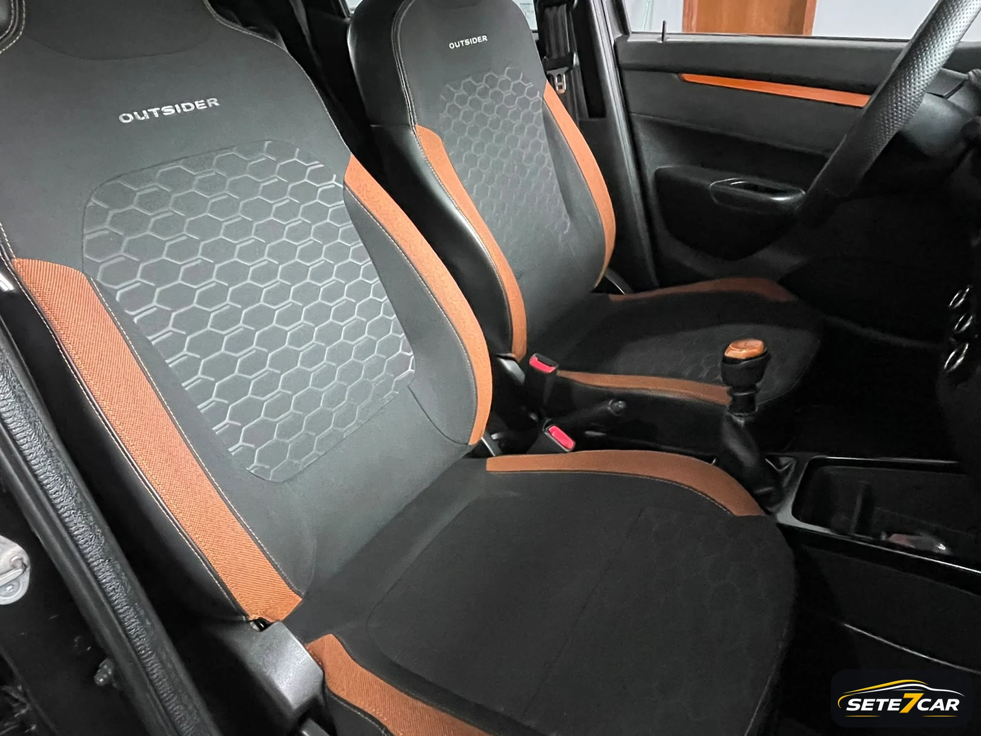 Renault KWID OUTSIDER 2020 preto — foto