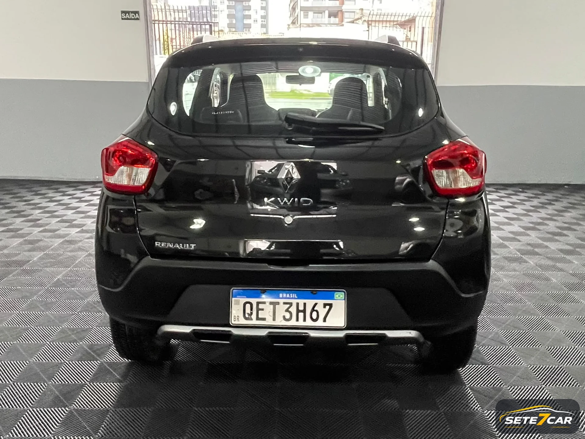 Renault KWID OUTSIDER 2020 preto — foto