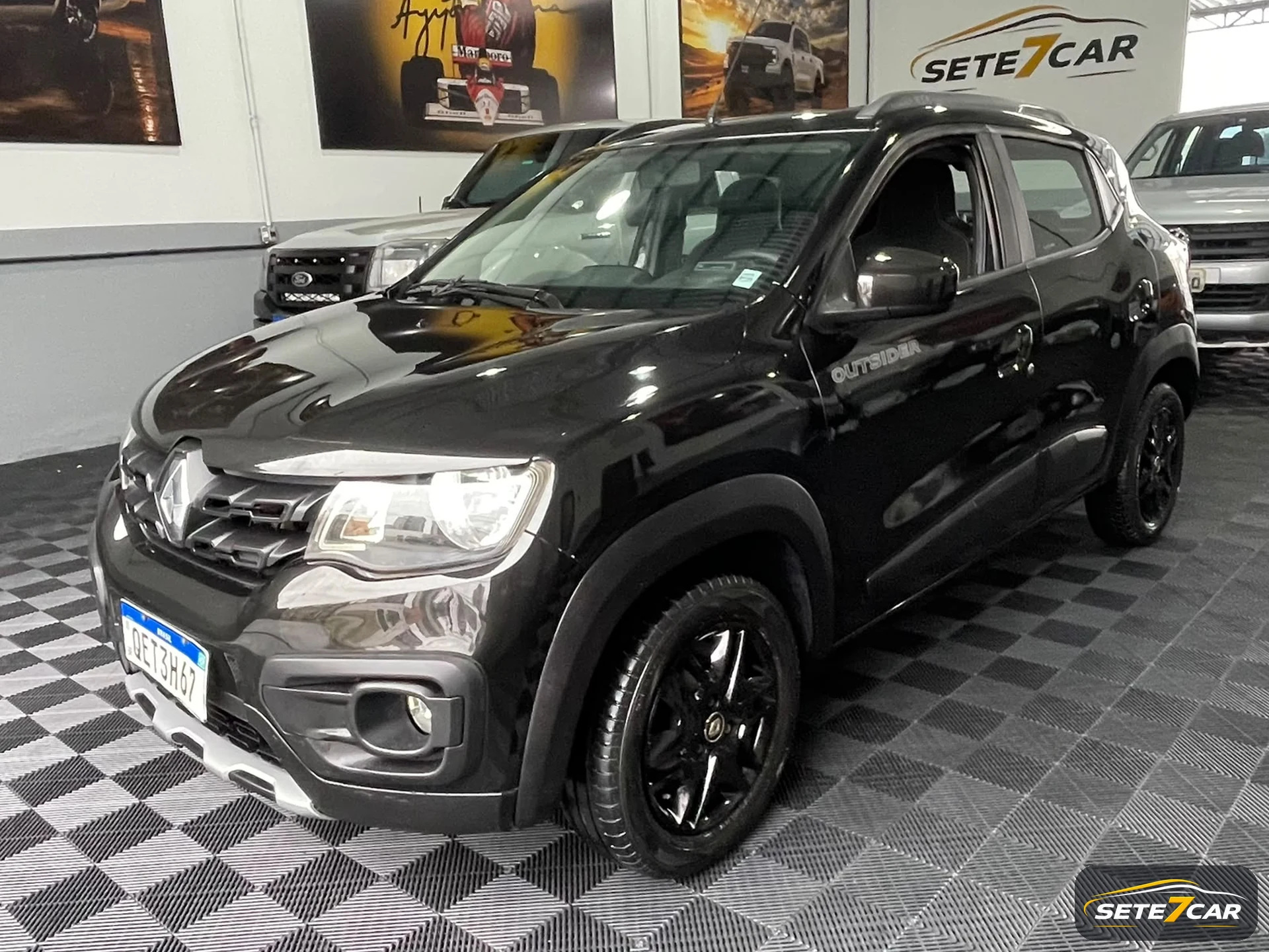 Renault KWID OUTSIDER 2020 preto — foto