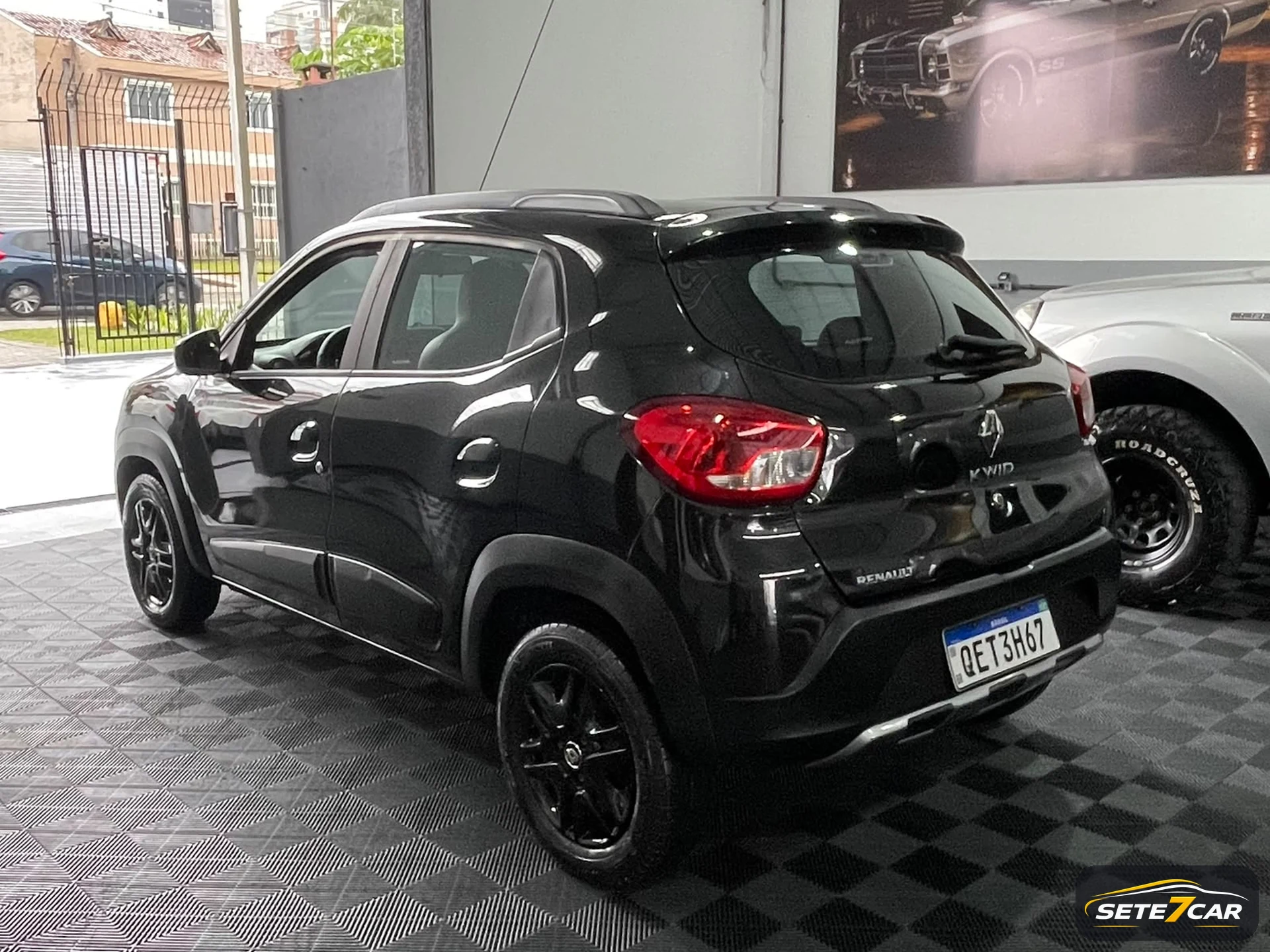Renault KWID OUTSIDER 2020 preto — foto