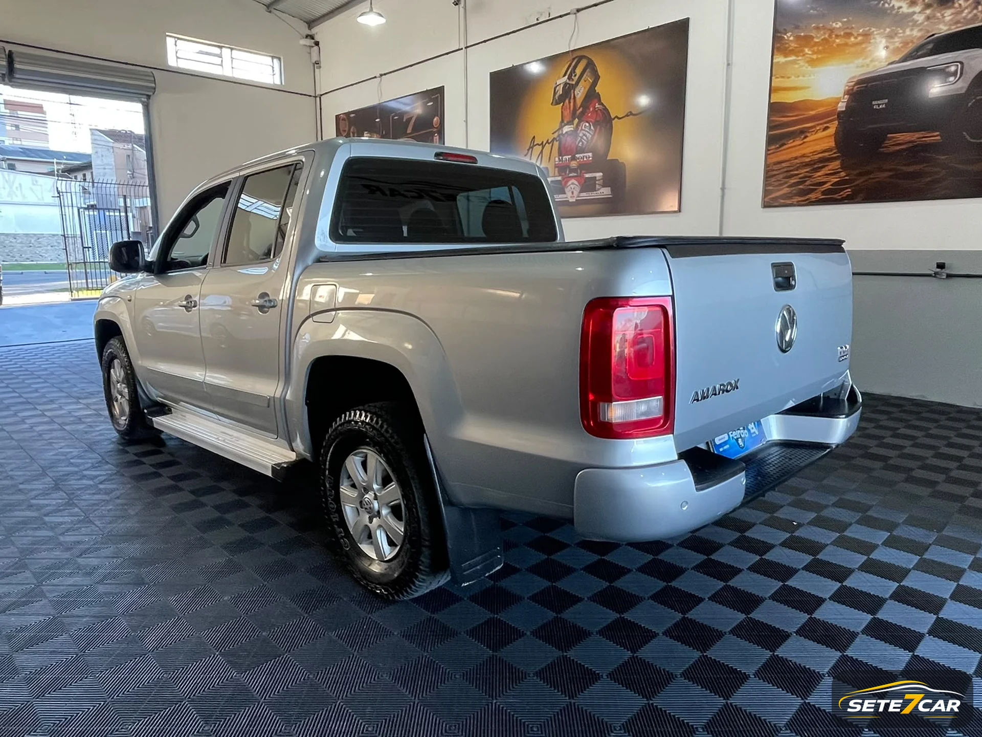 Volkswagen Amarok TDI 4X4 2013 prata — foto