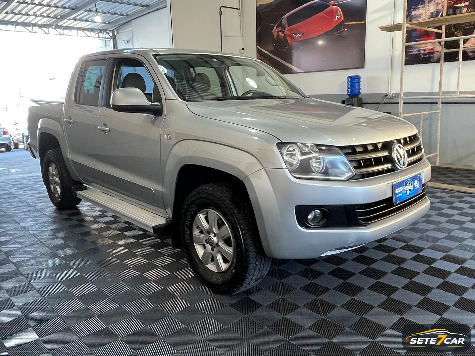 Volkswagen Amarok TDI 4X4 2013 prata — foto