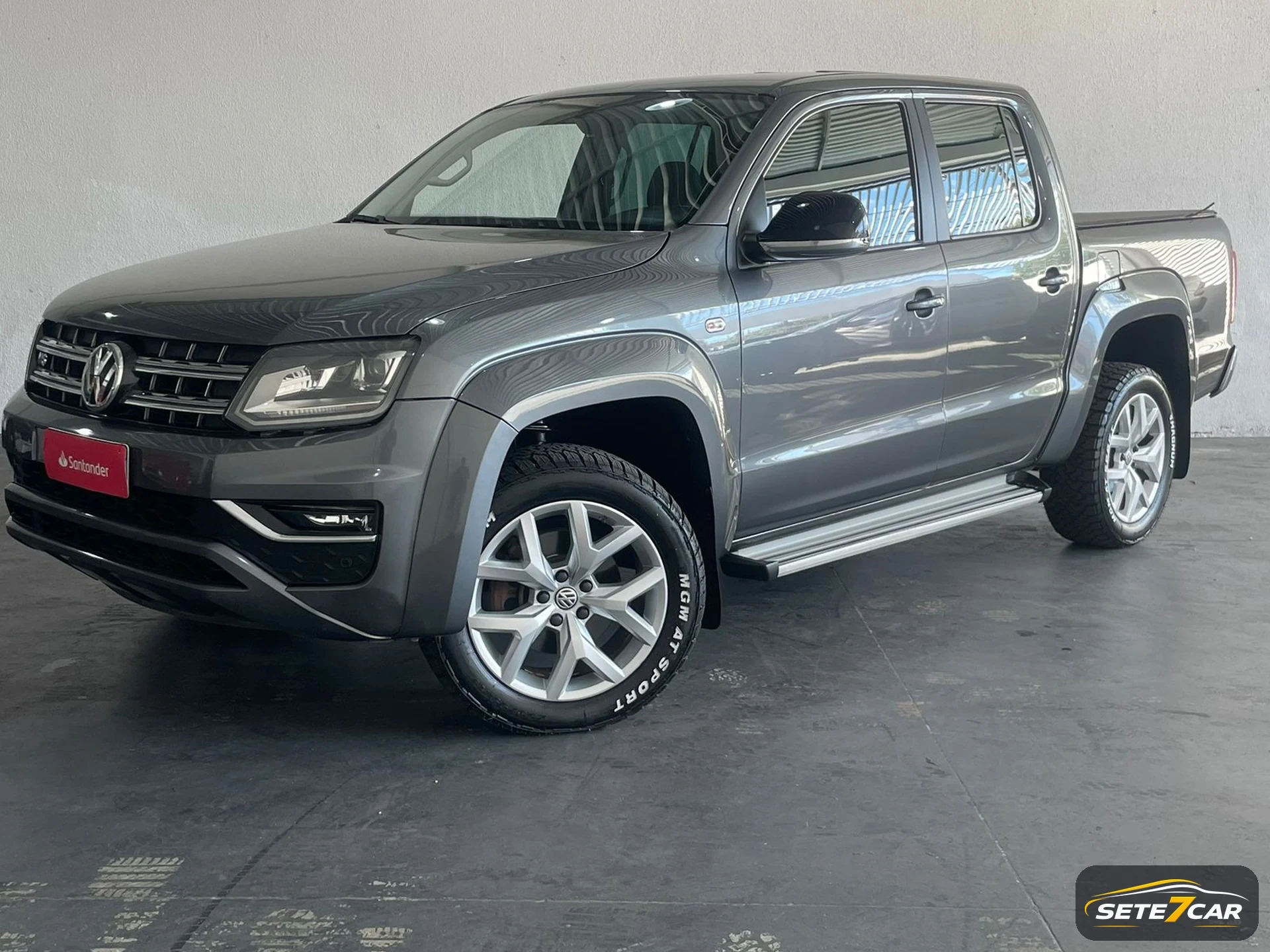 Volkswagen Amarok V6 HIGHLINE 2018 cinza — foto