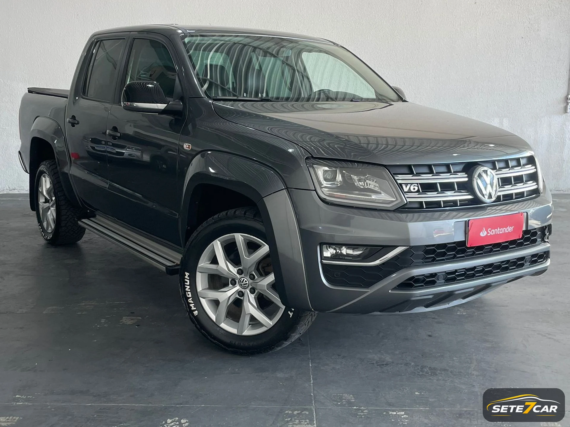 Volkswagen Amarok V6 HIGHLINE 2018 cinza — foto