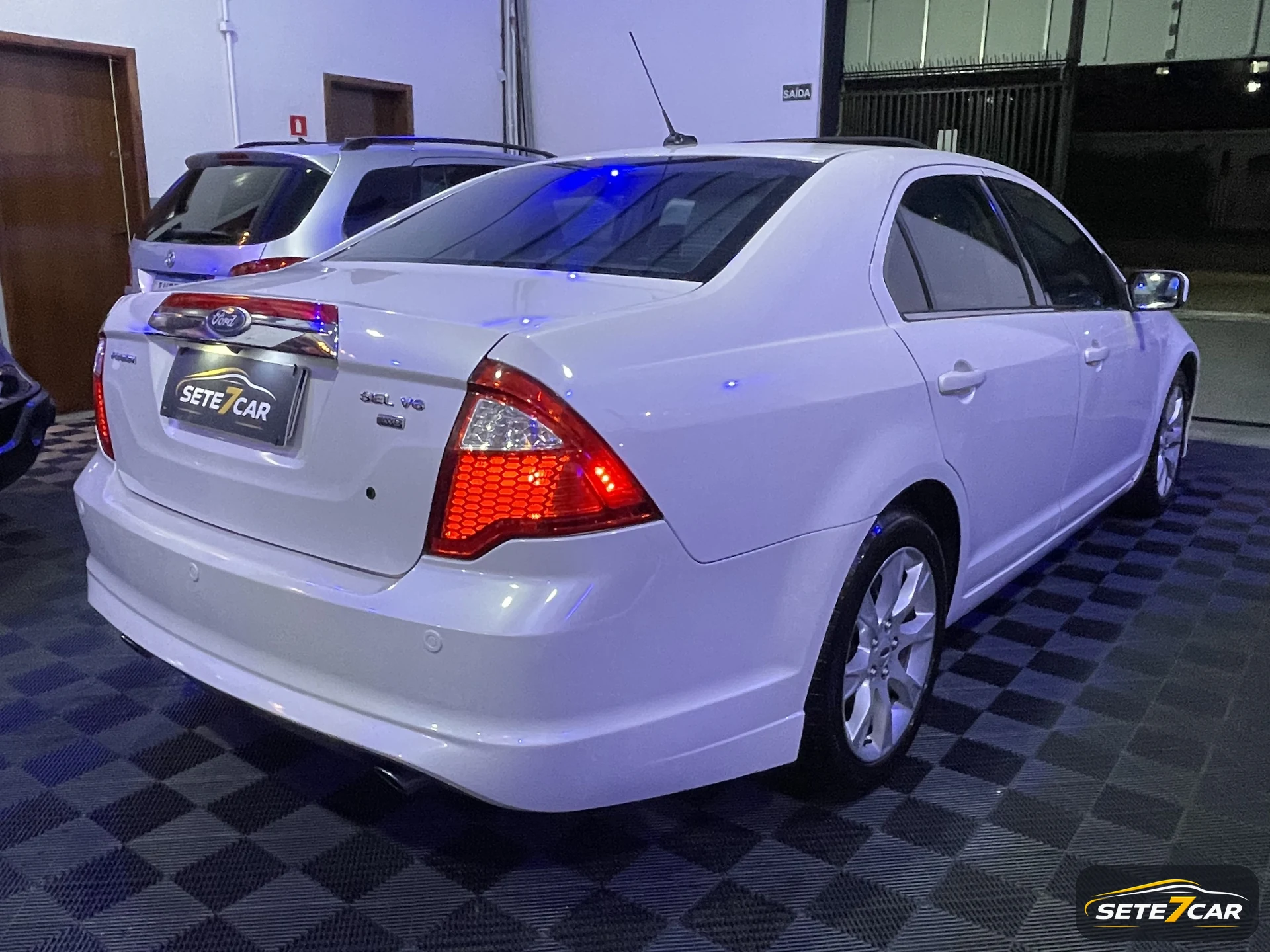 Ford FUSION V6 AWD 3.0 2011 branco — foto
