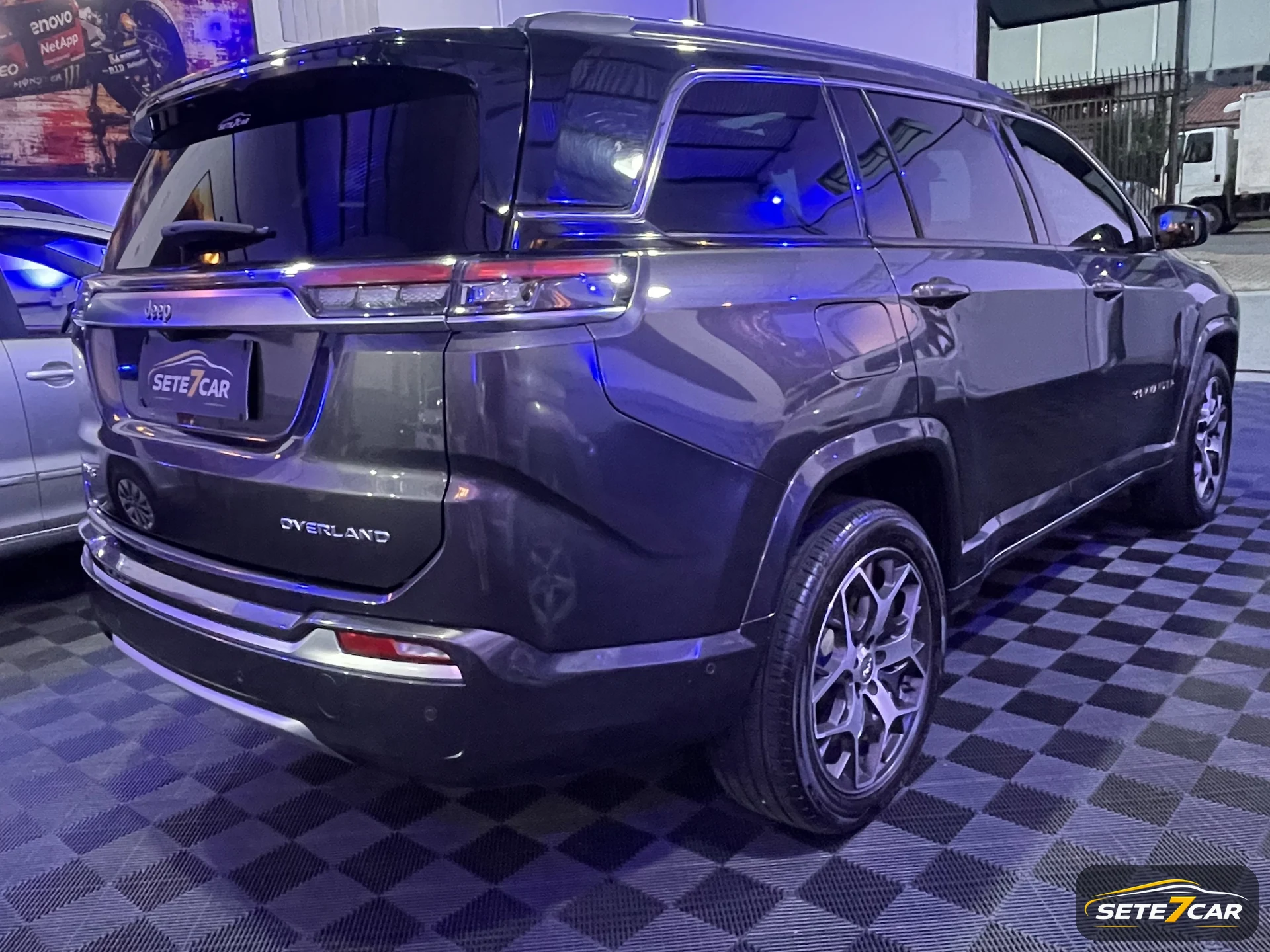 Jeep Commander Overland TD380 2022 cinza — foto