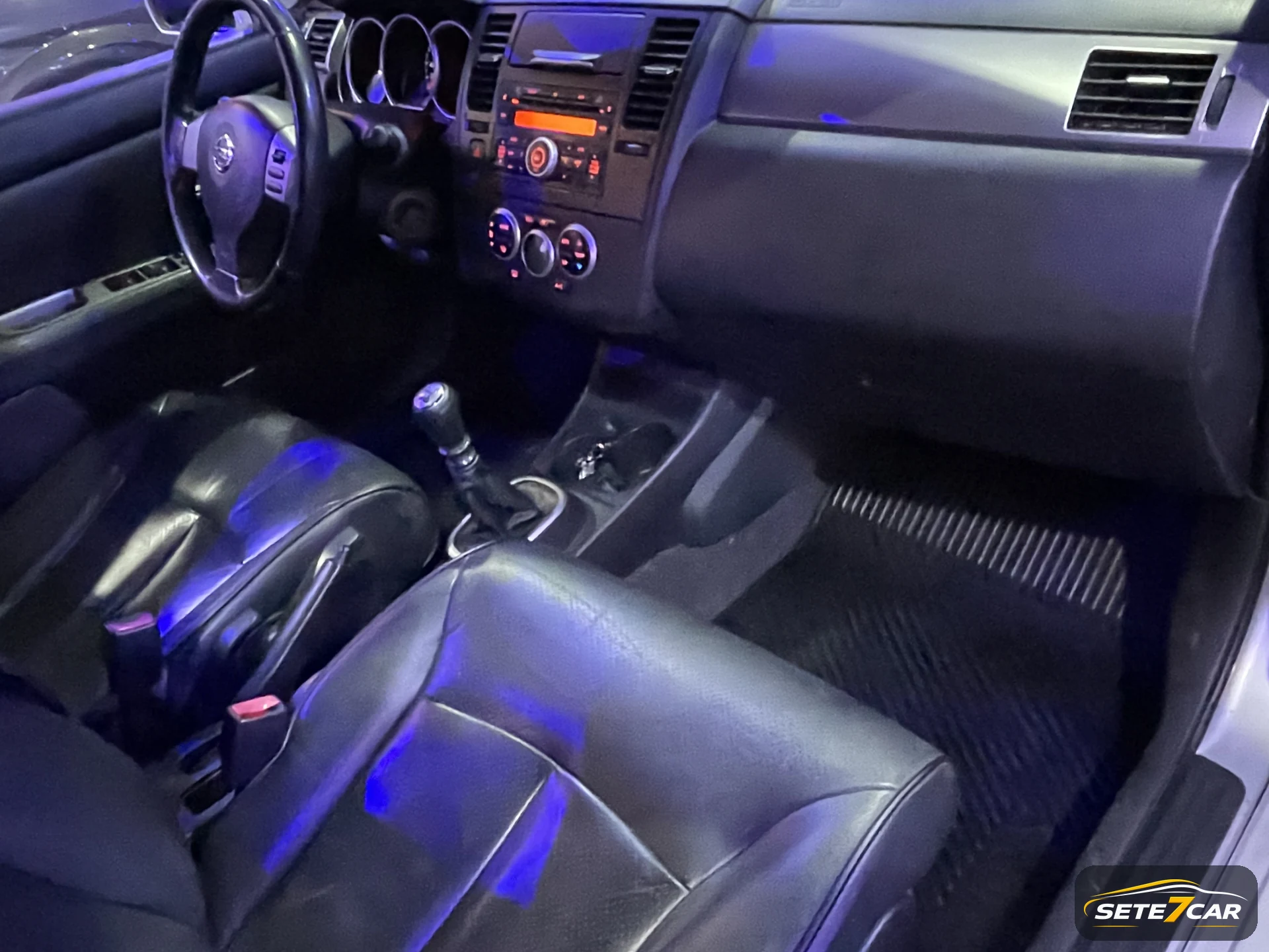 Nissan Tiida SL 2012 prata — foto