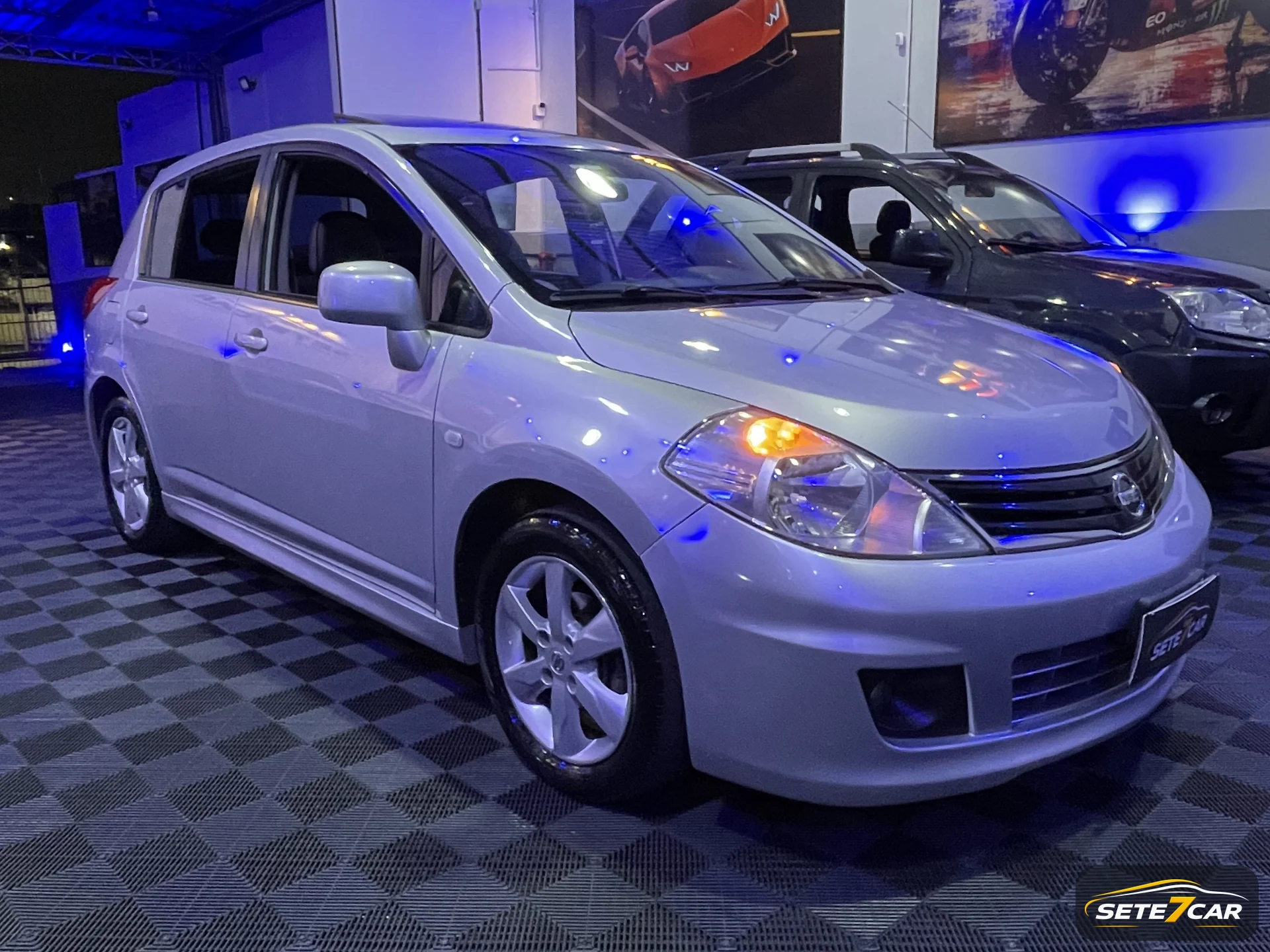 Nissan Tiida SL 2012 prata — foto