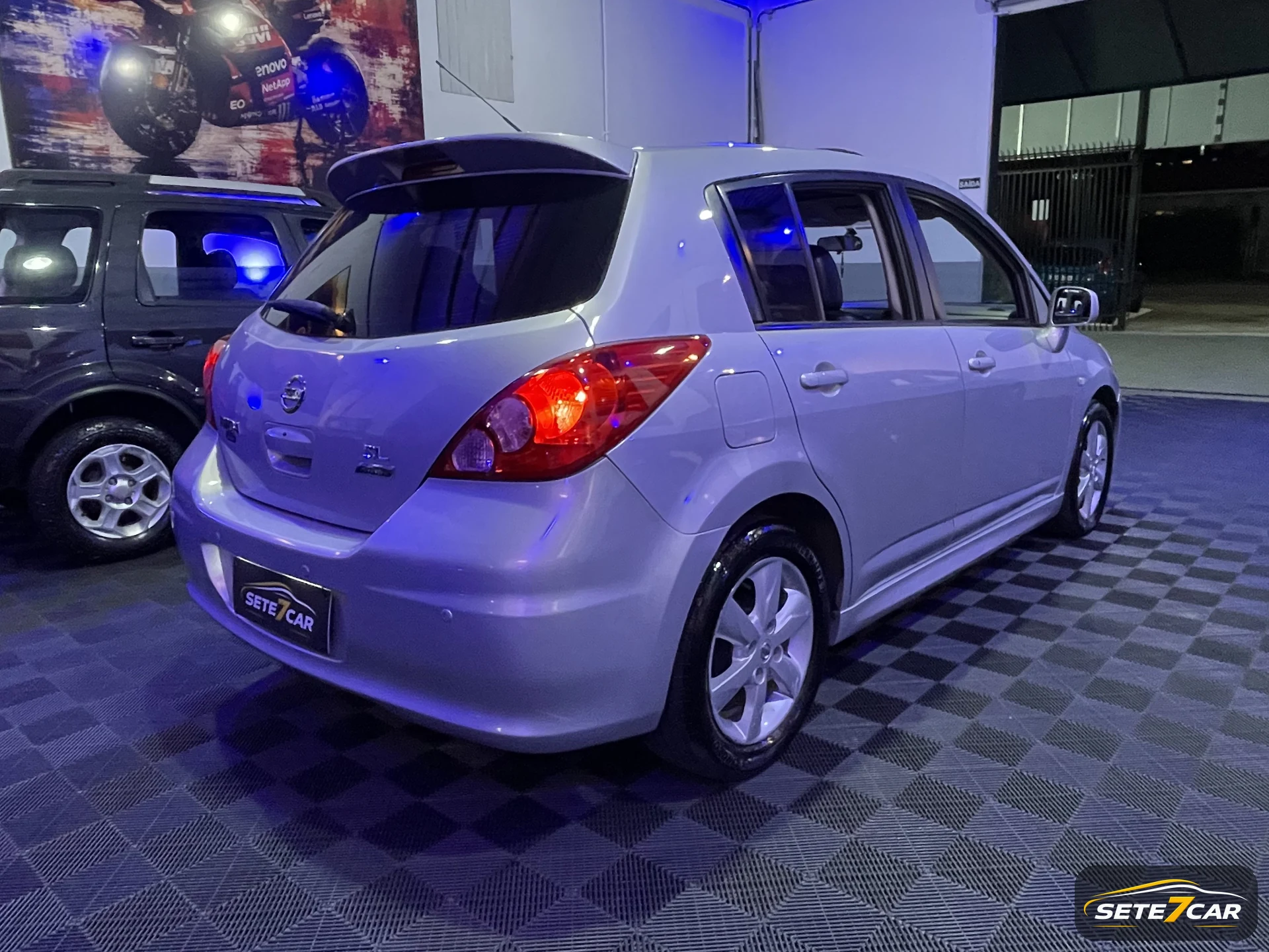 Nissan Tiida SL 2012 prata — foto