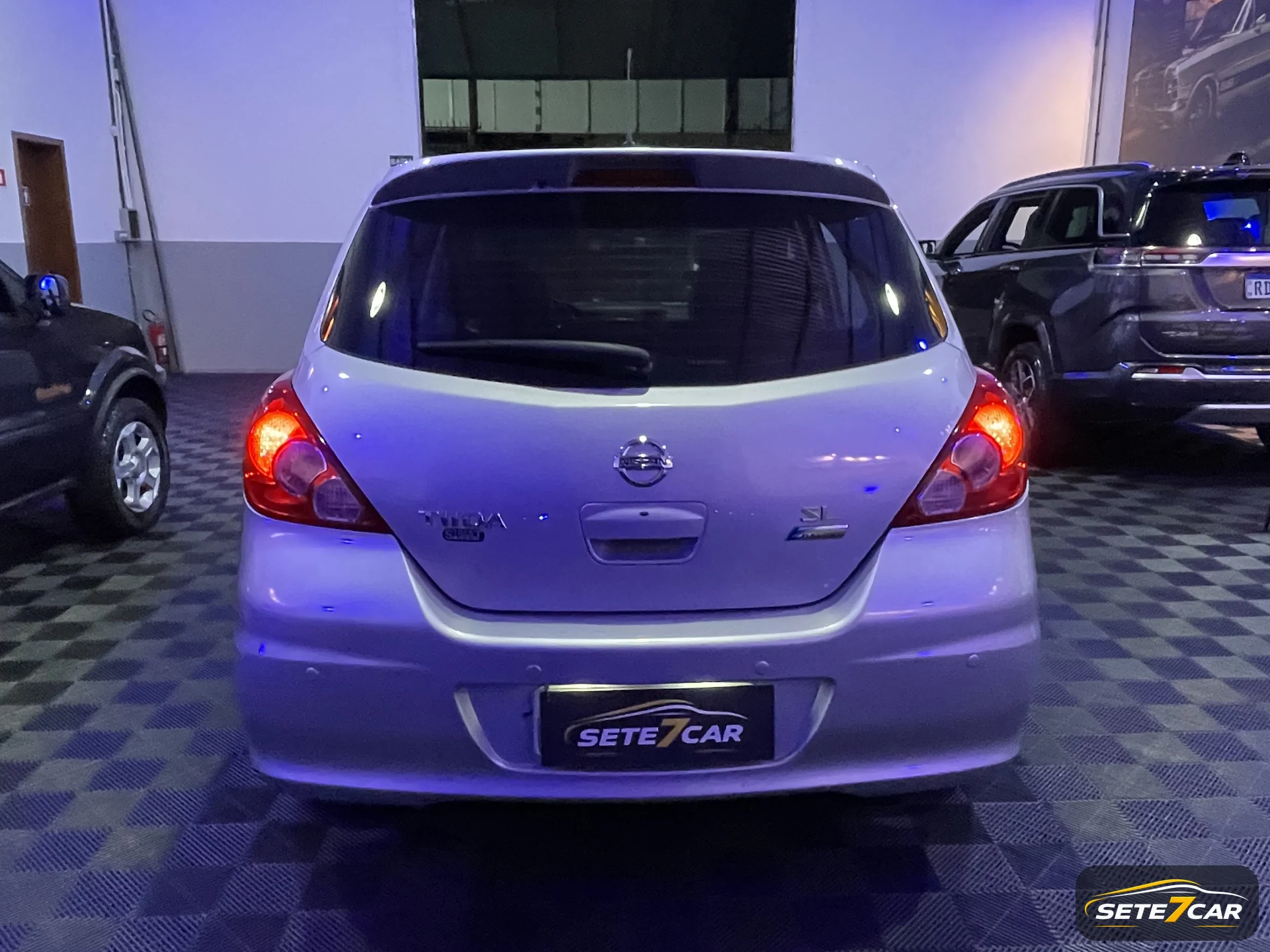 Nissan Tiida SL 2012 prata — foto