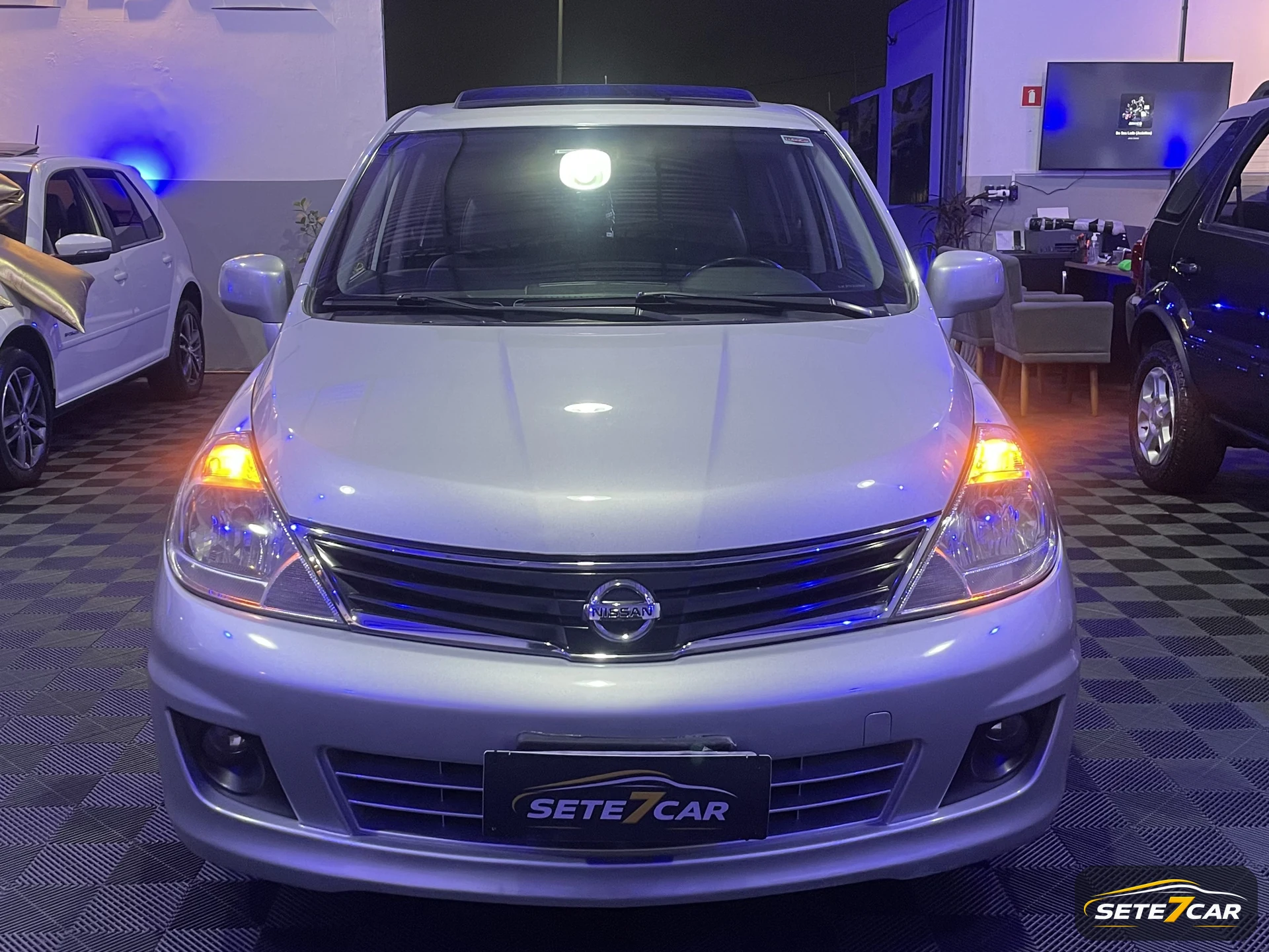 Nissan Tiida SL 2012 prata — foto