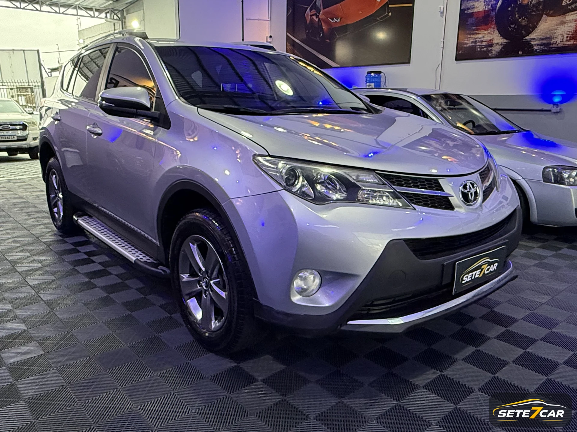 Toyota RAV4 2.0 4x2 Automática 2015 prata — foto