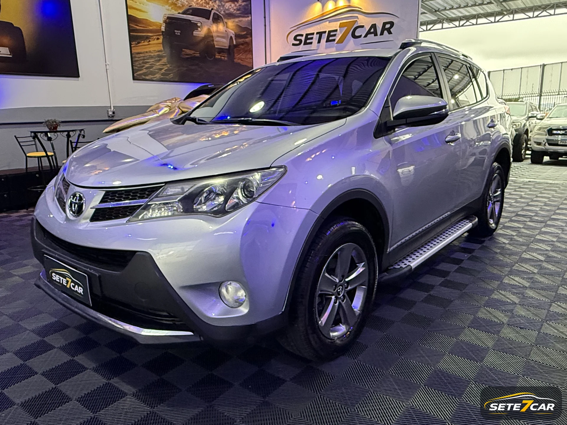 Toyota RAV4 2.0 4x2 Automática 2015 prata — foto