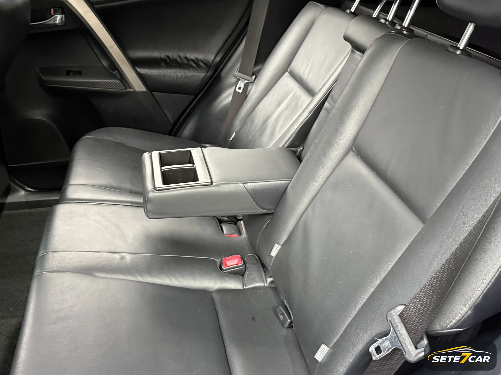 Toyota RAV4 2.0 4x2 Automática 2015 prata — foto
