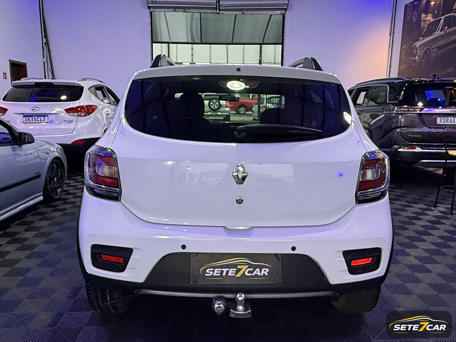 Renault Sandero Stepway Rip Curl 2016 branco — foto