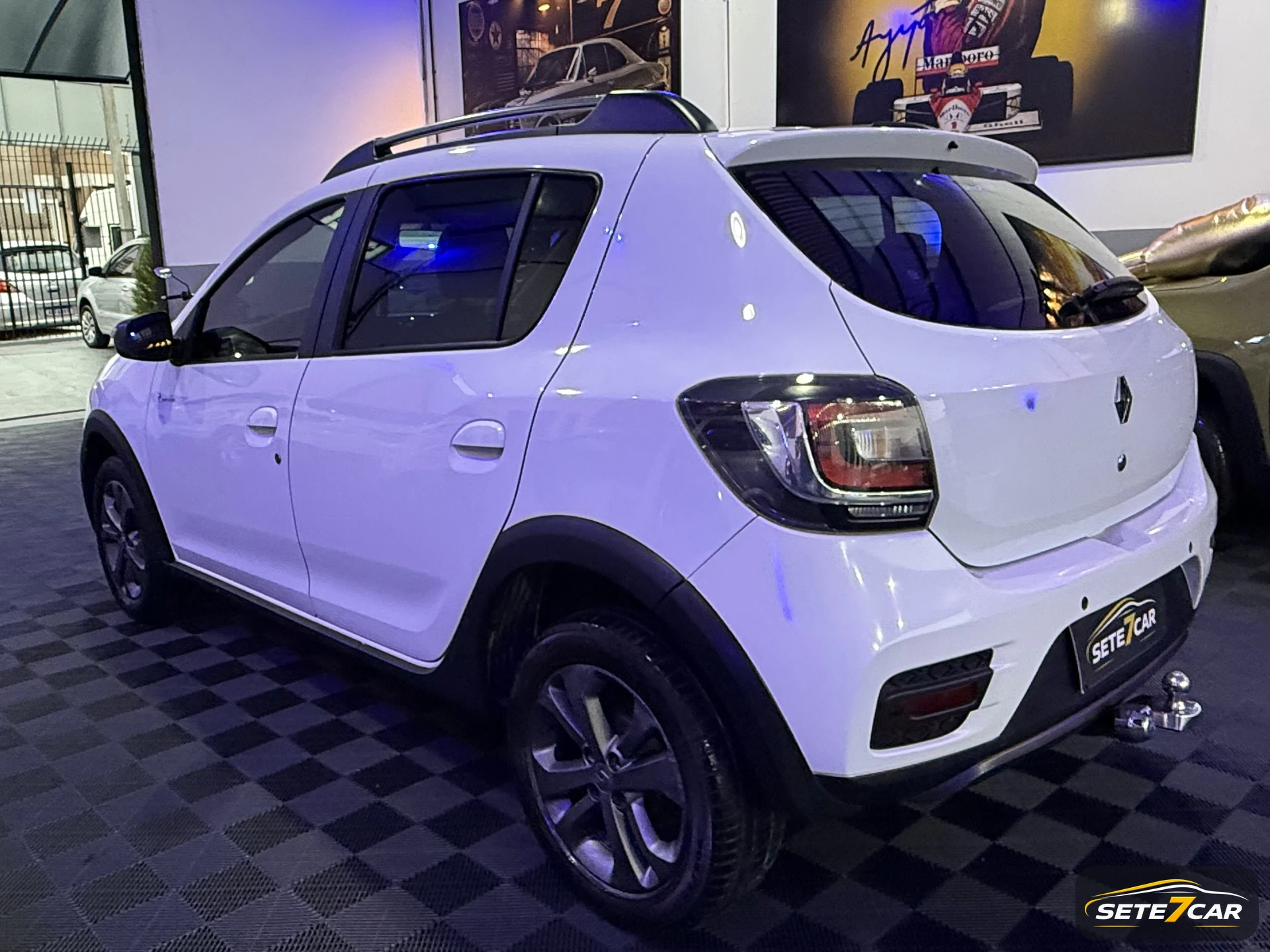 Renault Sandero Stepway Rip Curl 2016 branco — foto
