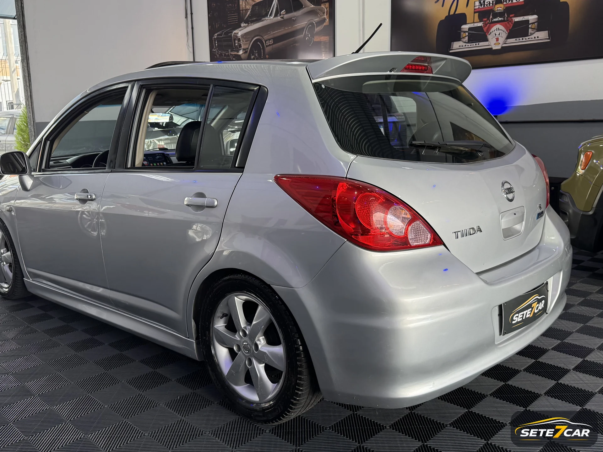 Nissan Tiida SL 2012 prata — foto