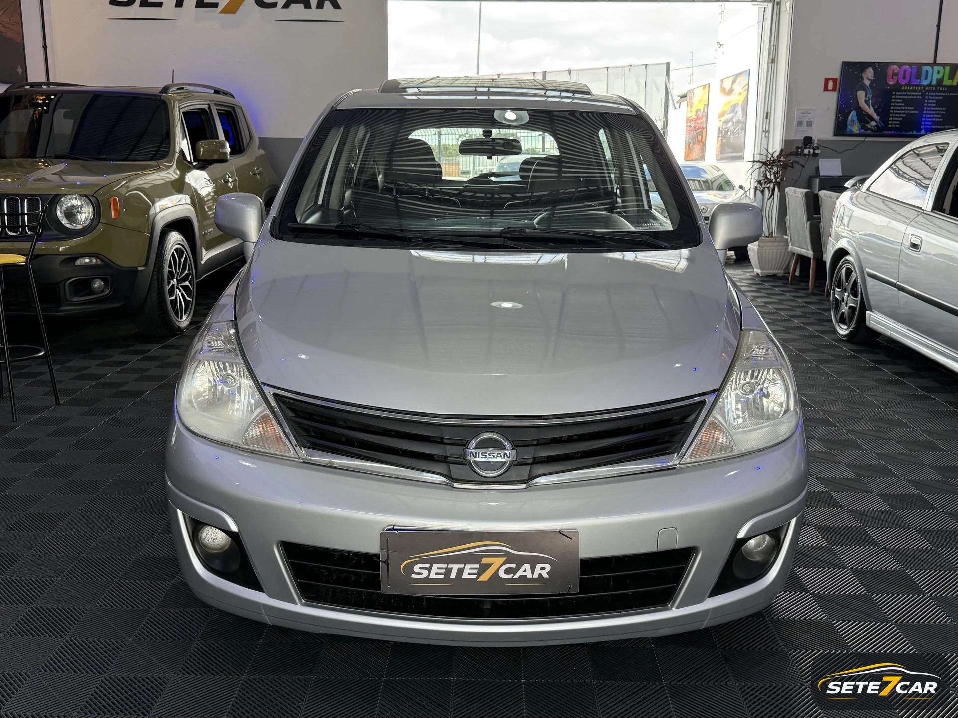 Nissan Tiida SL 2012 prata — foto