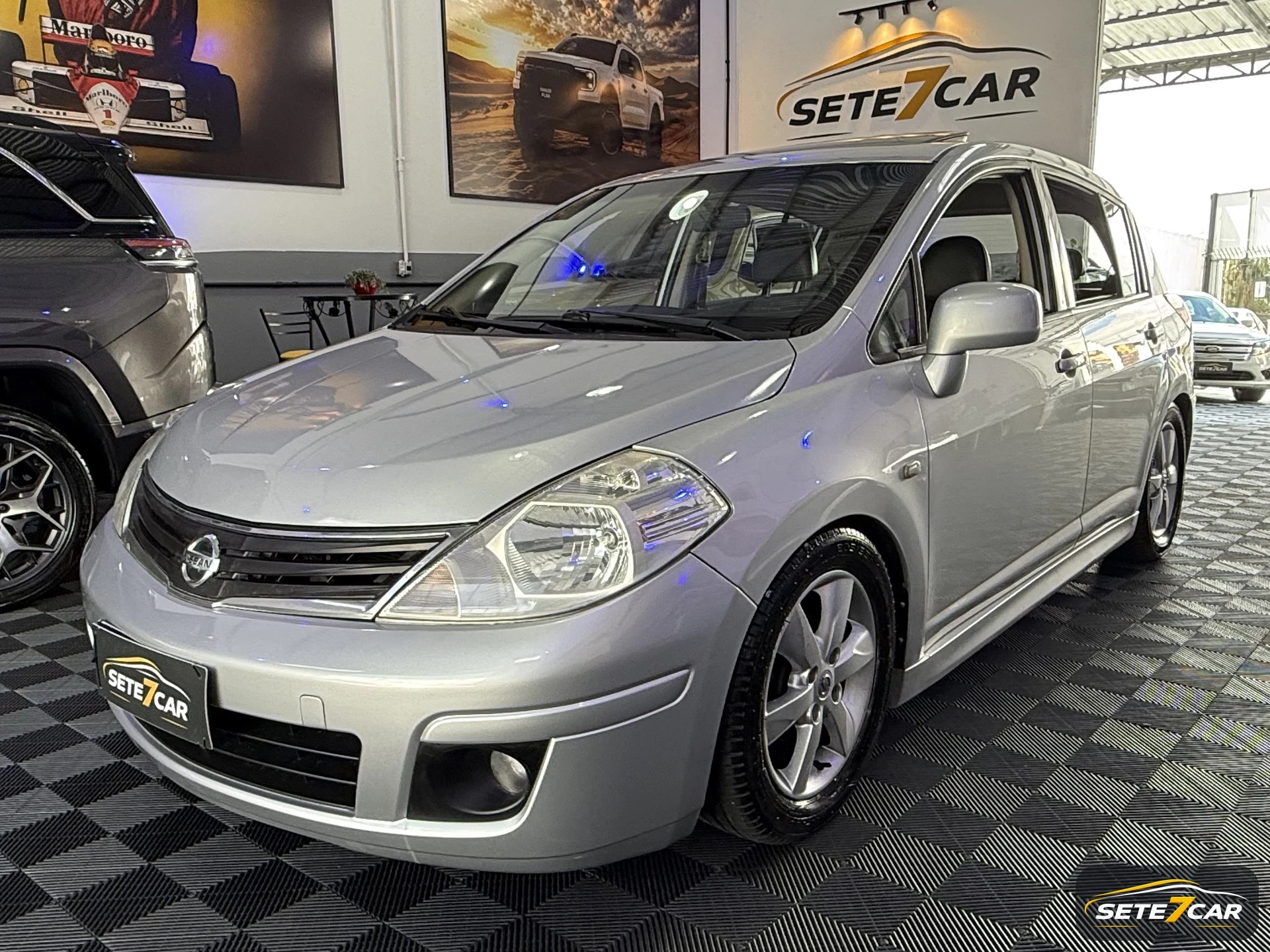 Nissan Tiida SL 2012 prata — foto
