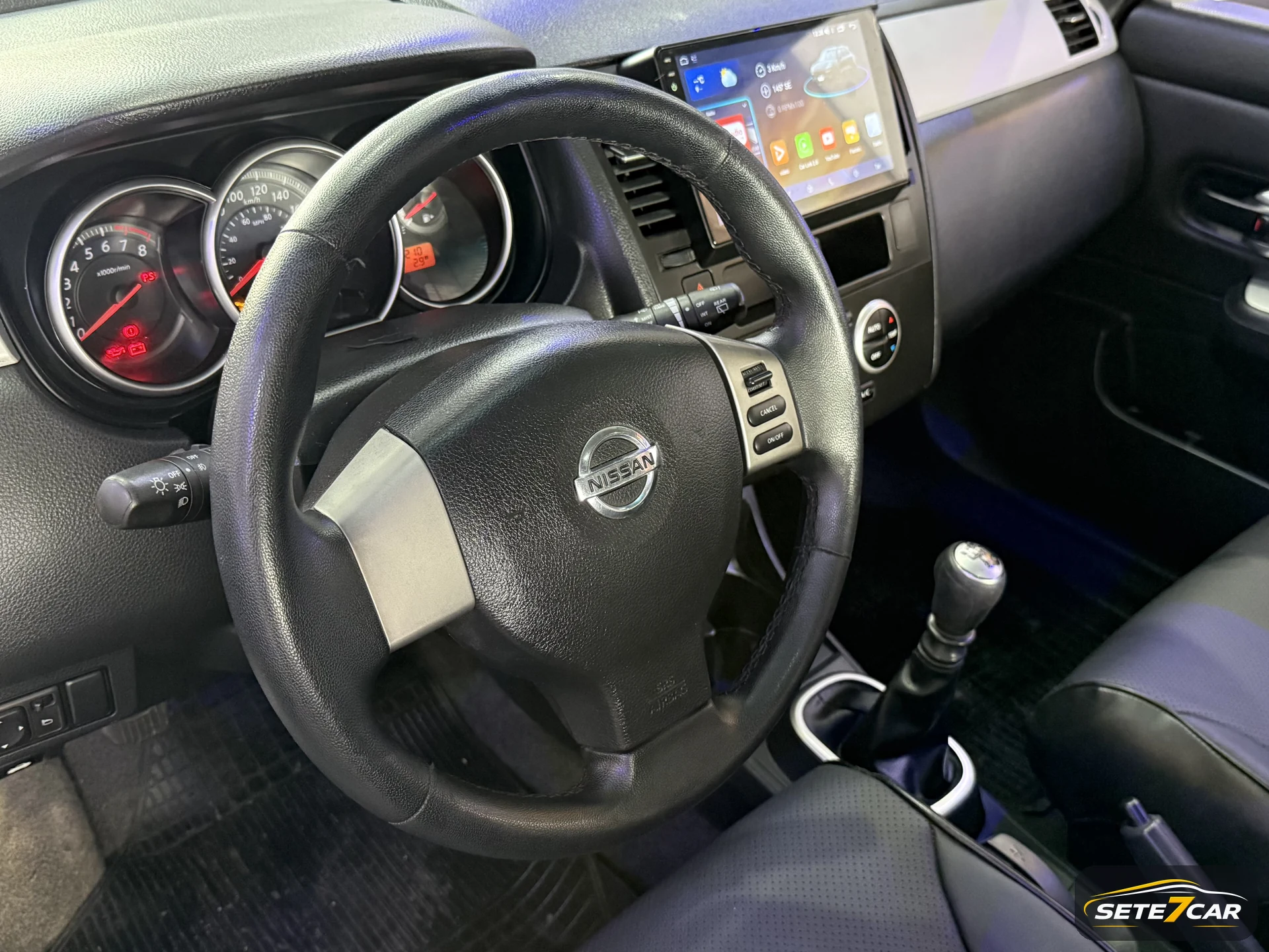 Nissan Tiida SL 2012 prata — foto