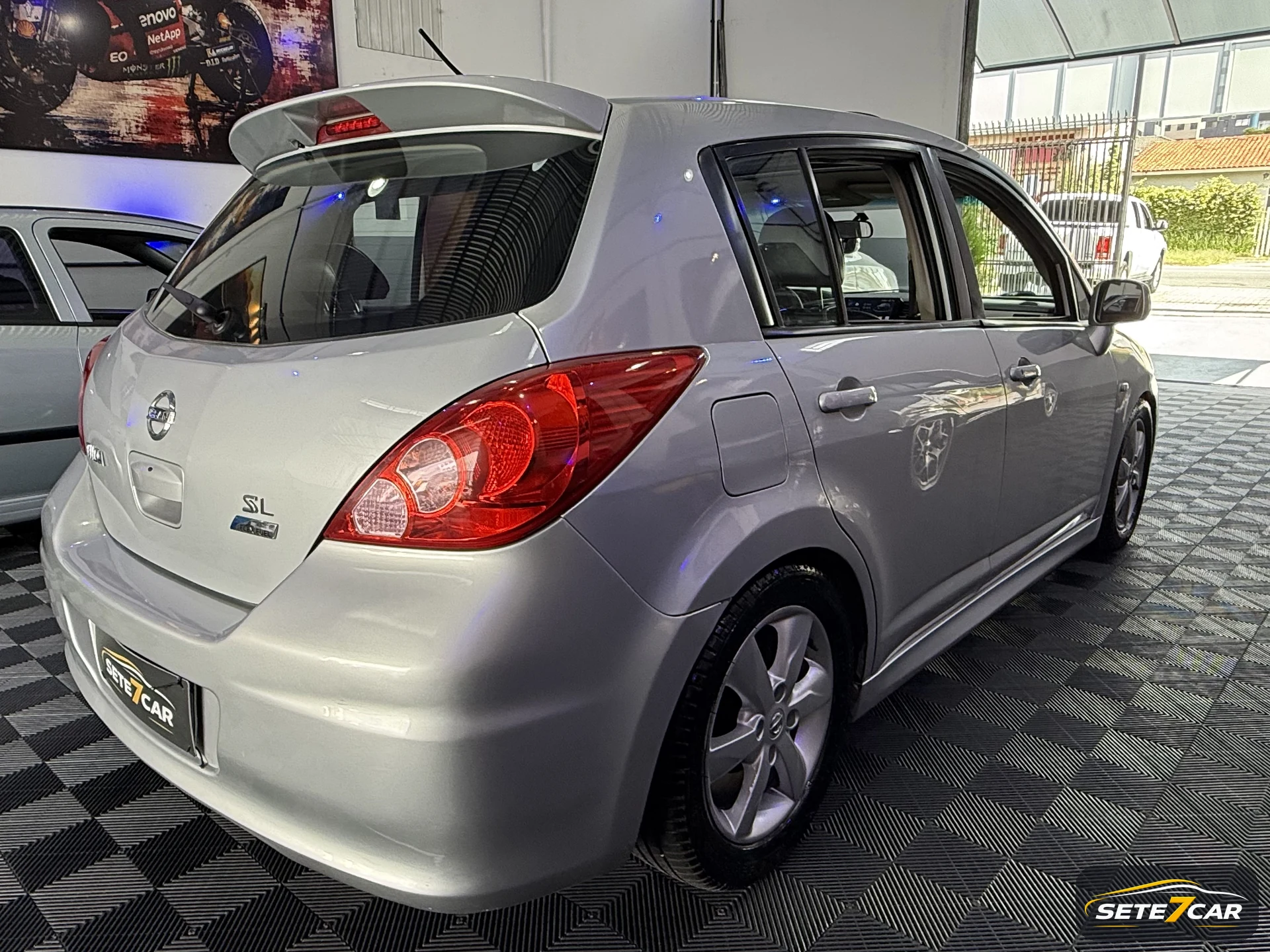 Nissan Tiida SL 2012 prata — foto