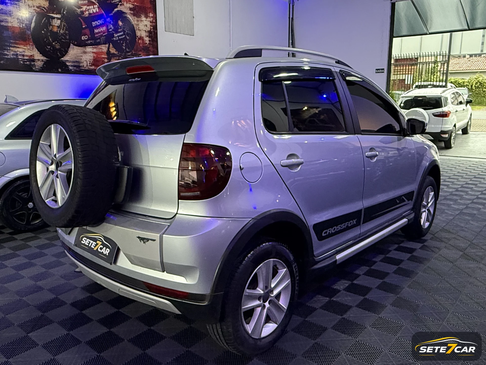 Volkswagen CrossFox 1.6 Flex 2011 prata — foto